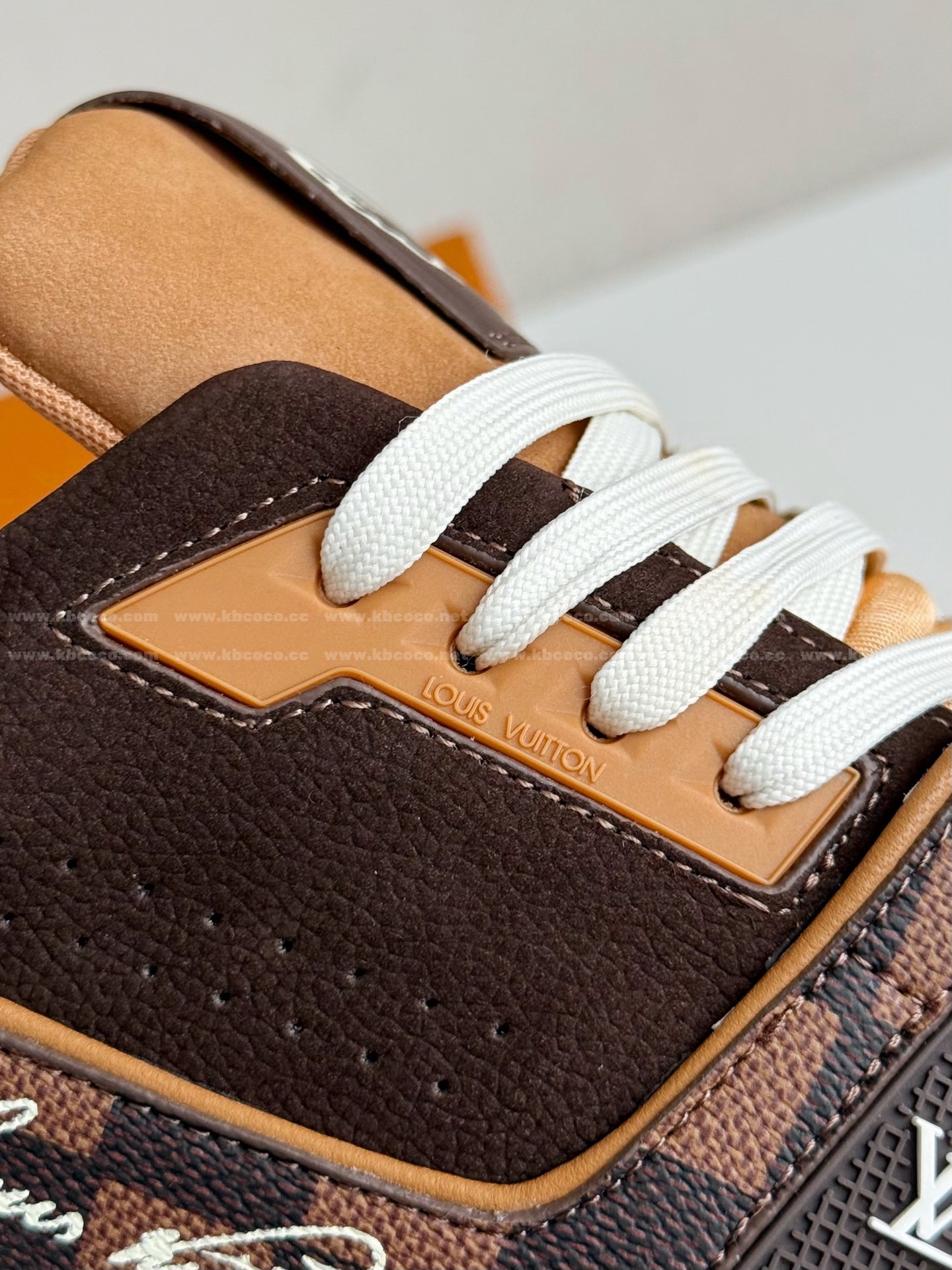 【#5910】 LOUIS VUITTON x NIGO TRAINER FW25 SNEAKERS