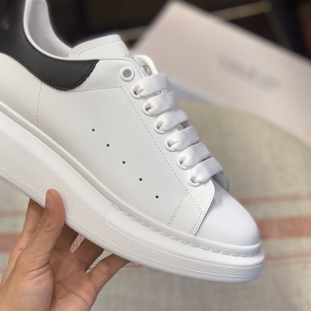 Alexander McQueen MQ black cowhidetail Sneakers