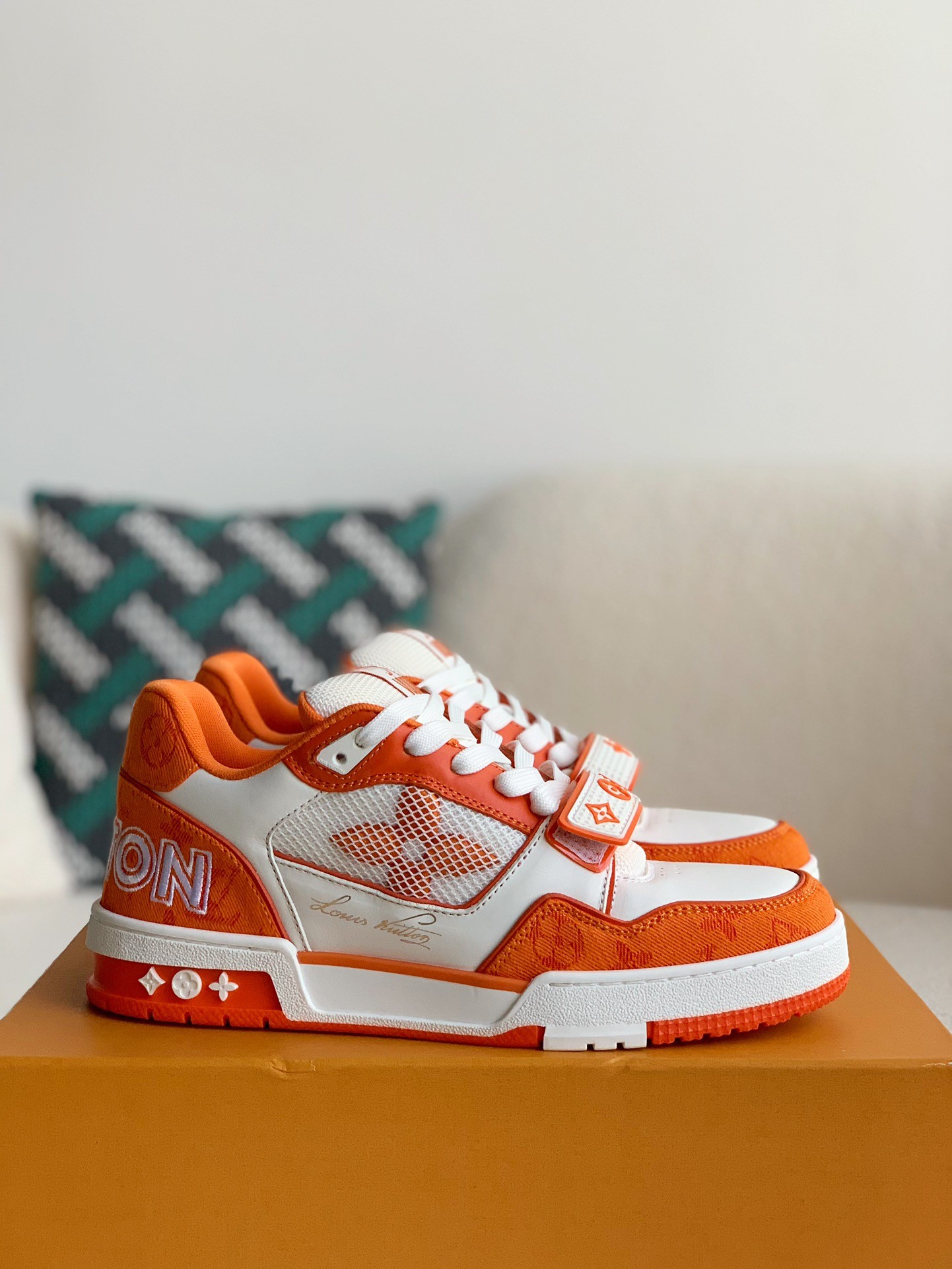 Louis Vuitton Trainer Sneakers Top quali