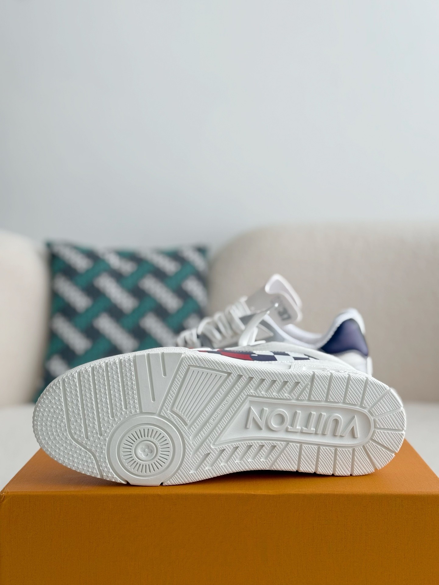 [#3807I LOUIS VUITTON TRAINER SNEAKERS 37th America's Cup Limited Edition