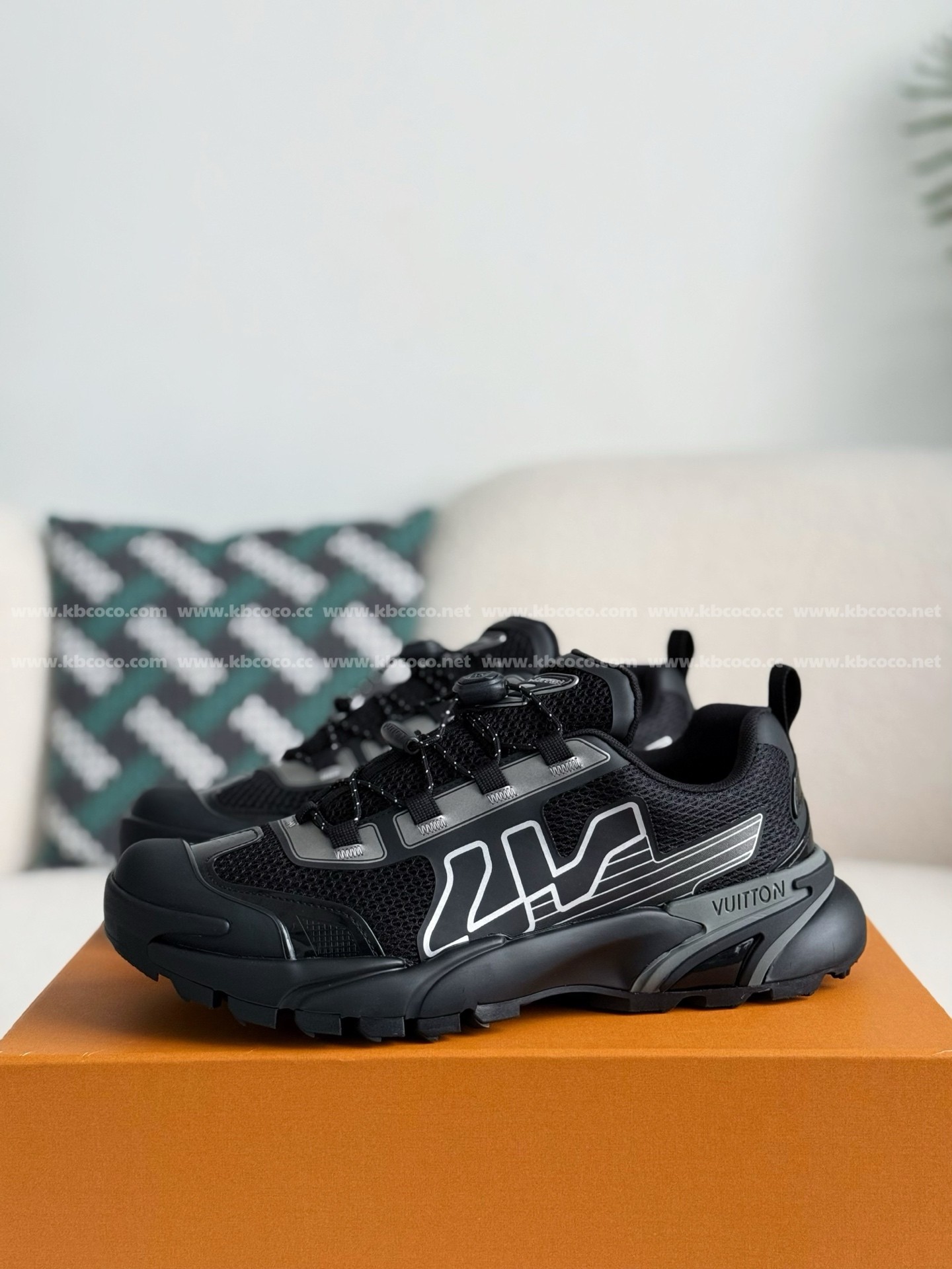 【#5229】 LOUIS VUITTON RUNNER TATIC CASUAL SHOES