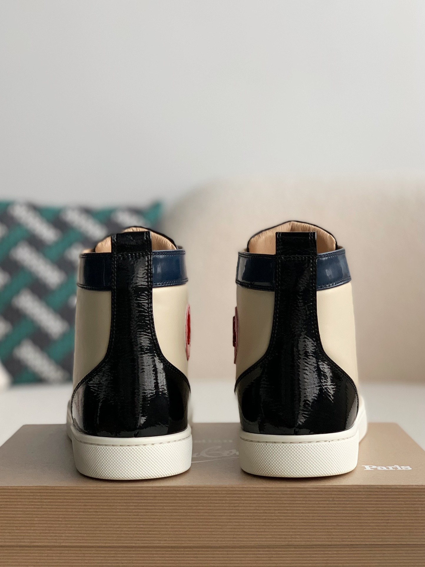 【#2267】 Christian Louboutin Sneakers High