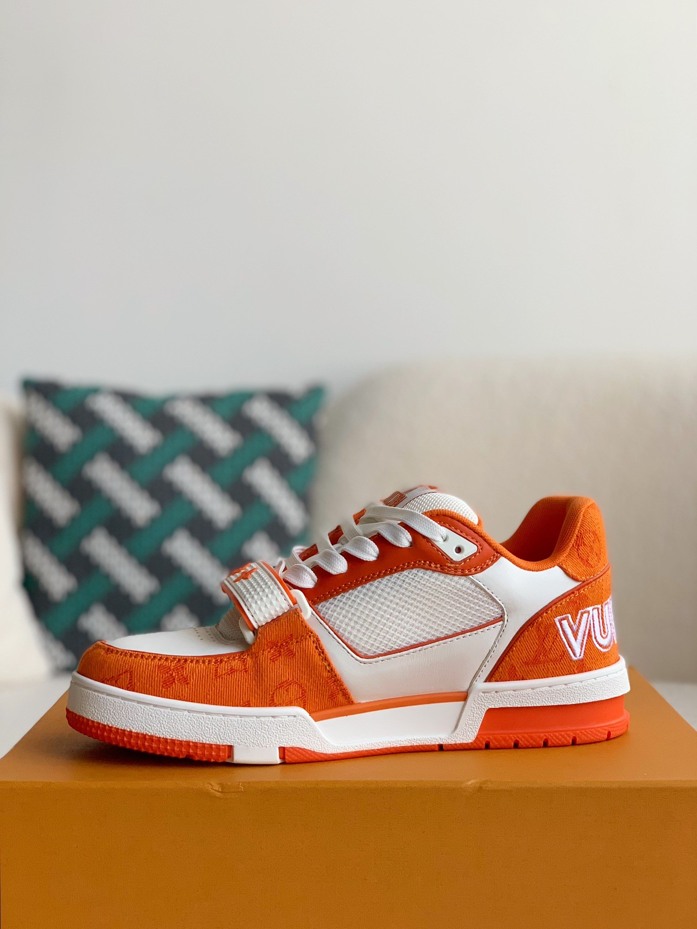 Louis Vuitton Trainer Sneakers Top quali