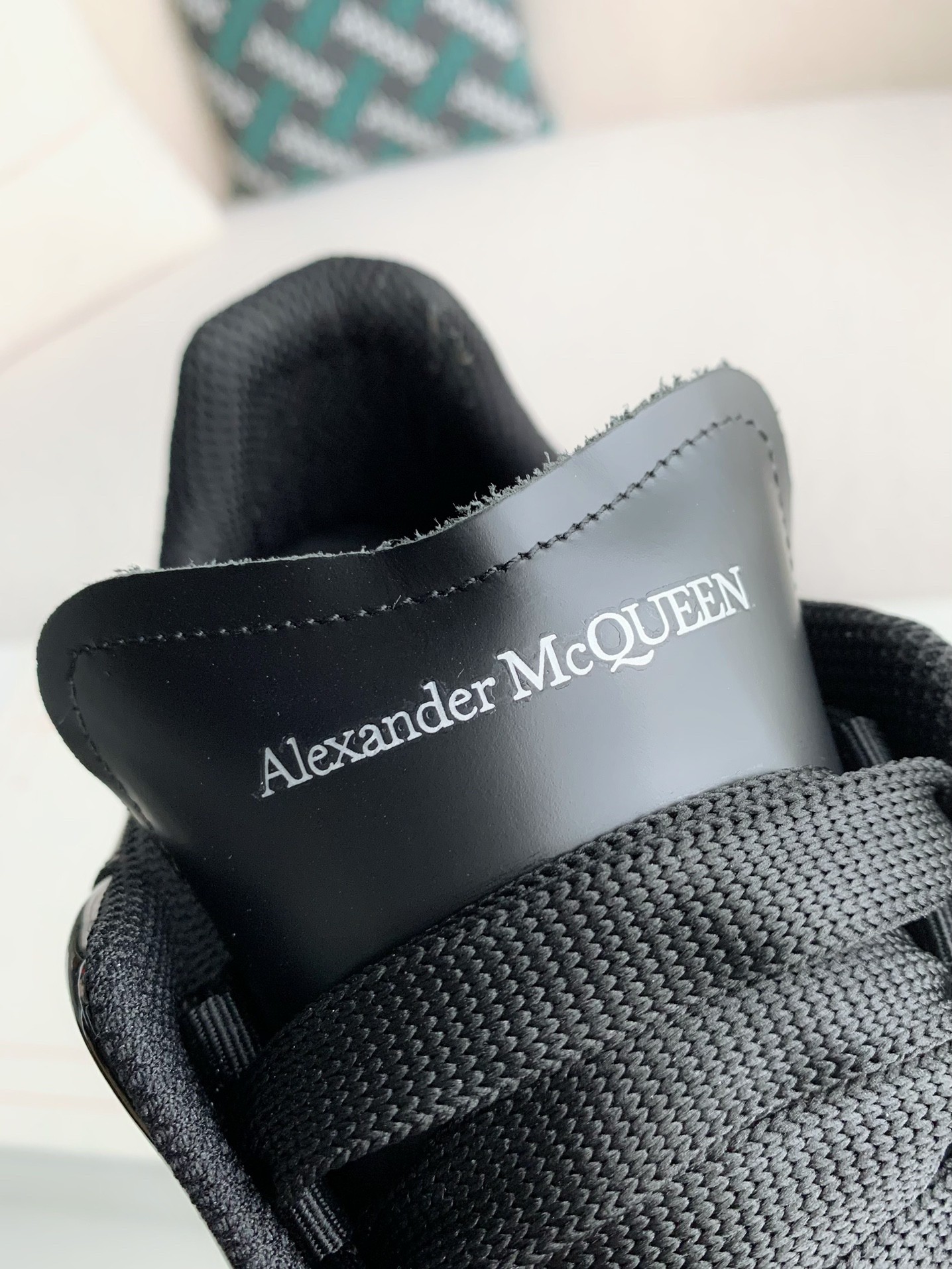 Alexander McQueen MQ golden cowhide tail Air cushion bottom Sneakers
