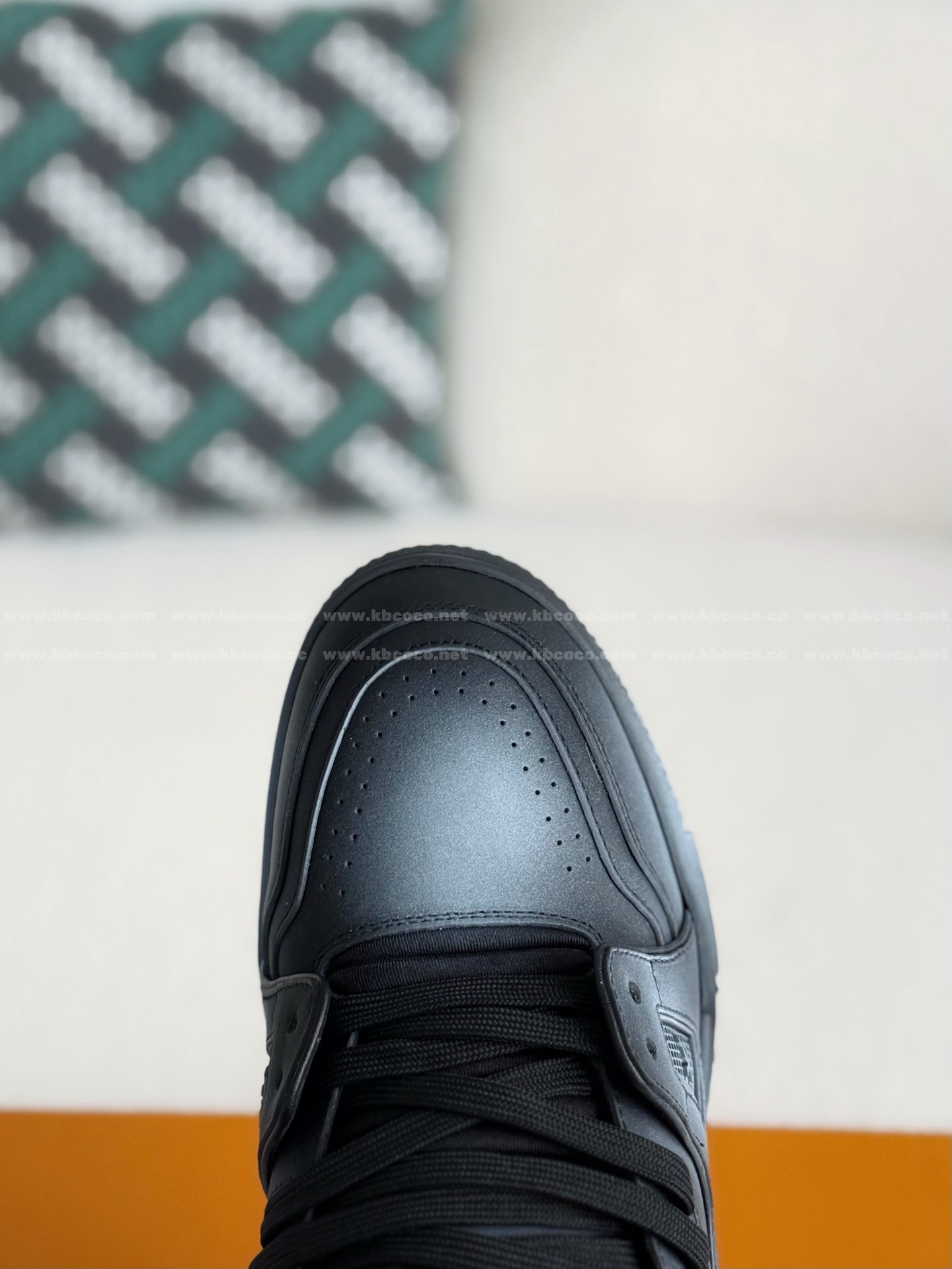 【#5874】 LOUIS VUITTON TRAINER SNEAKERS