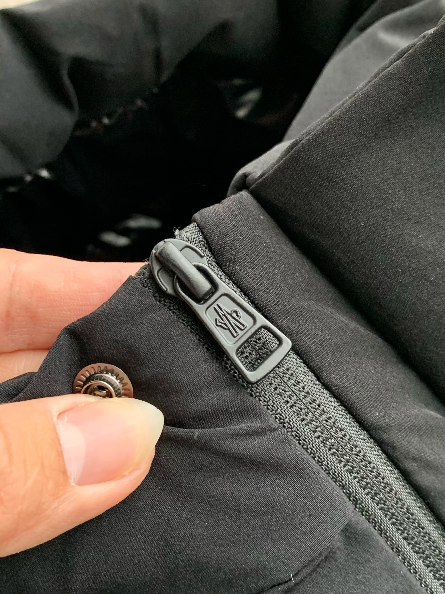 【#2345】Moncler Montbeliard down jacket