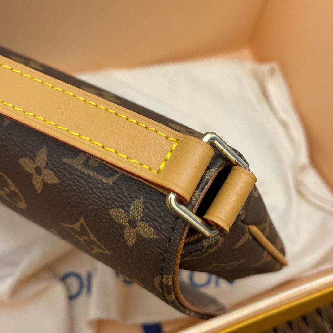 LOUIS VUITTON Musette Tango M51257