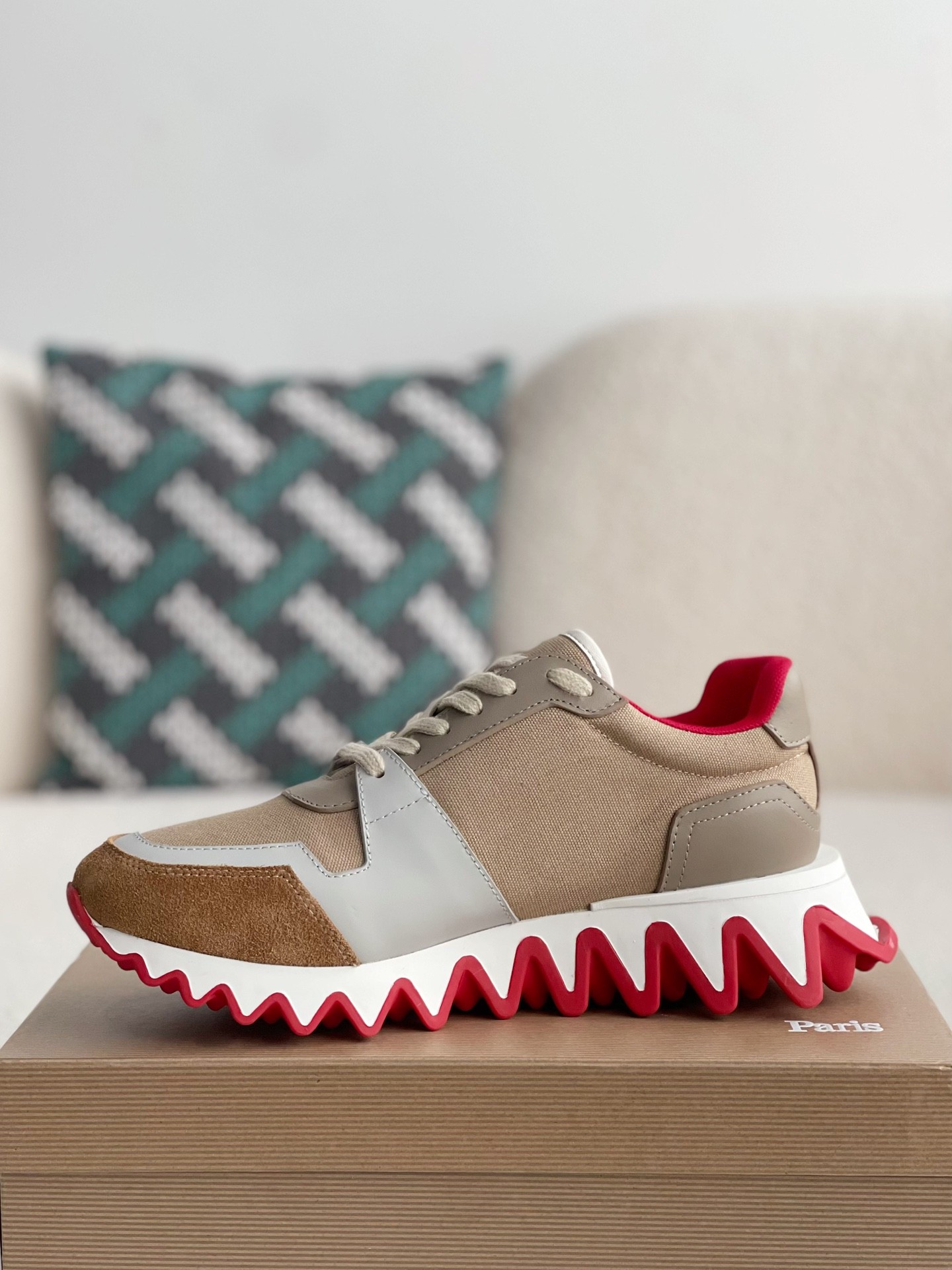 【#3014】 Christian Louboutin Sneakers