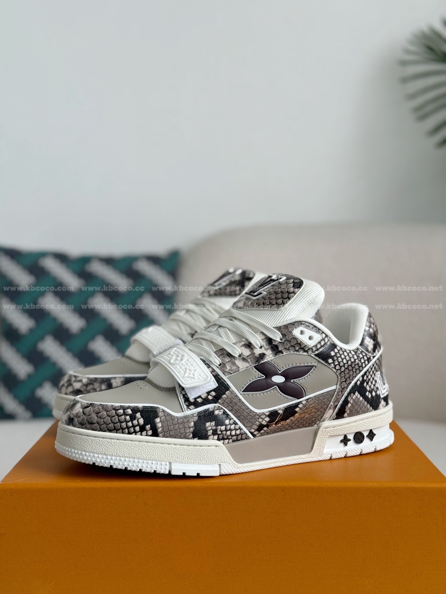【#5794】 LOUIS VUITTON TRAINER SNEAKERS