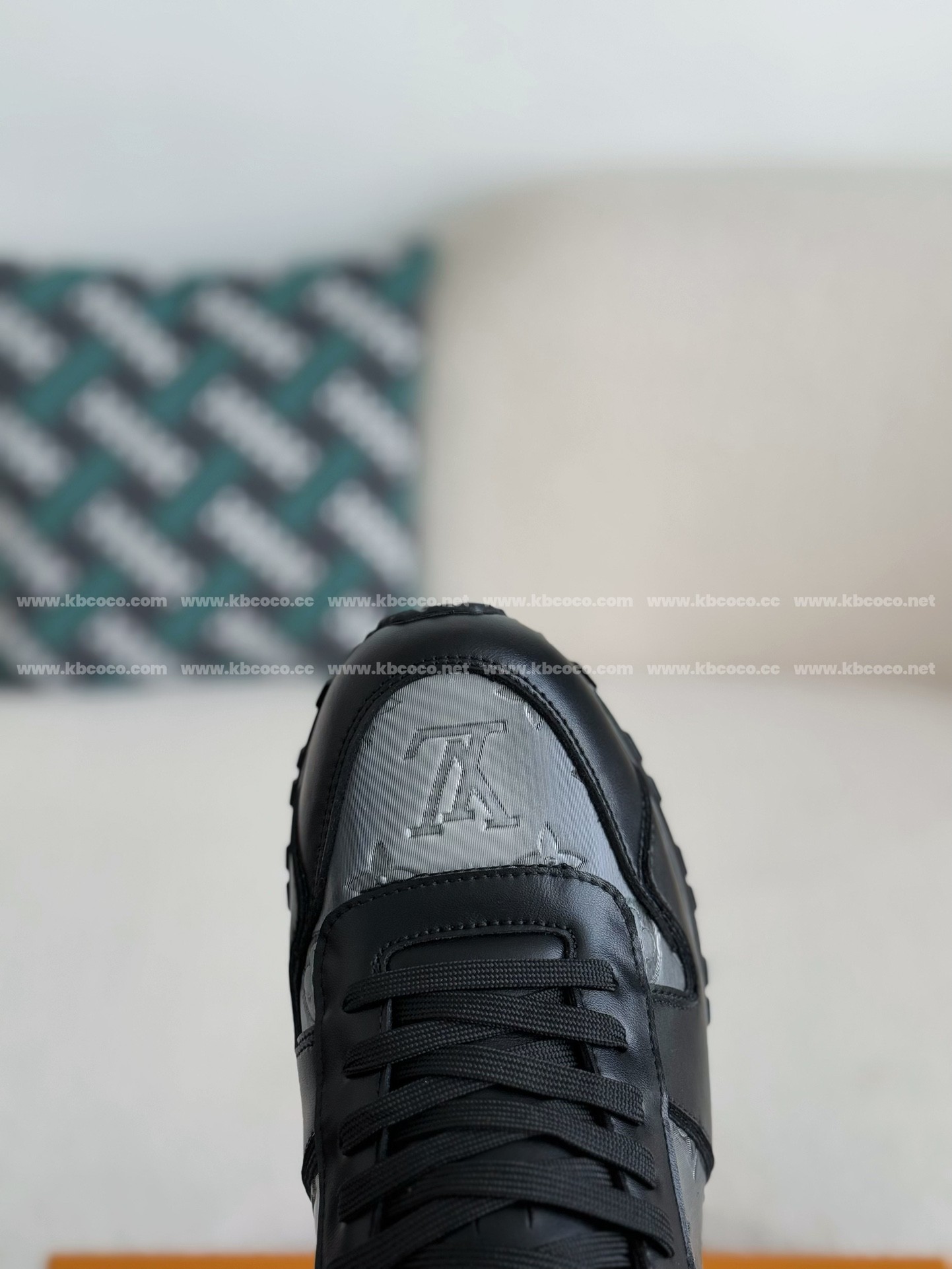【#3978】 LOUIS VUITTON RUN AWAYCasual Shoes