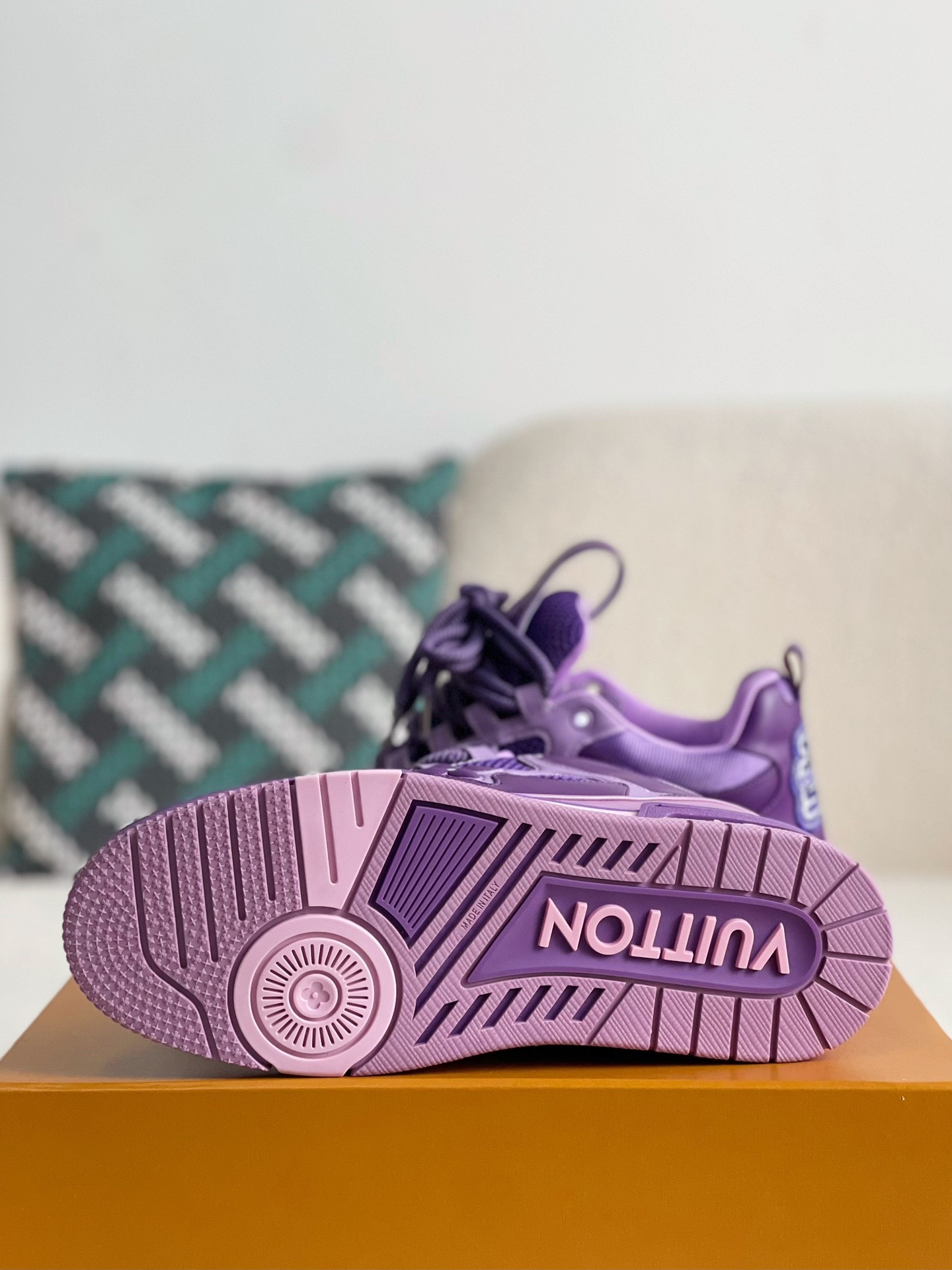 LOUIS VUITTON RUNNER TATIC sneaker