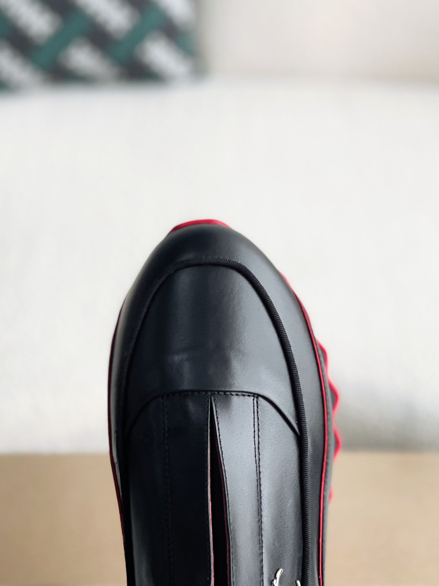 【#3011】Christian Louboutin Sneakers