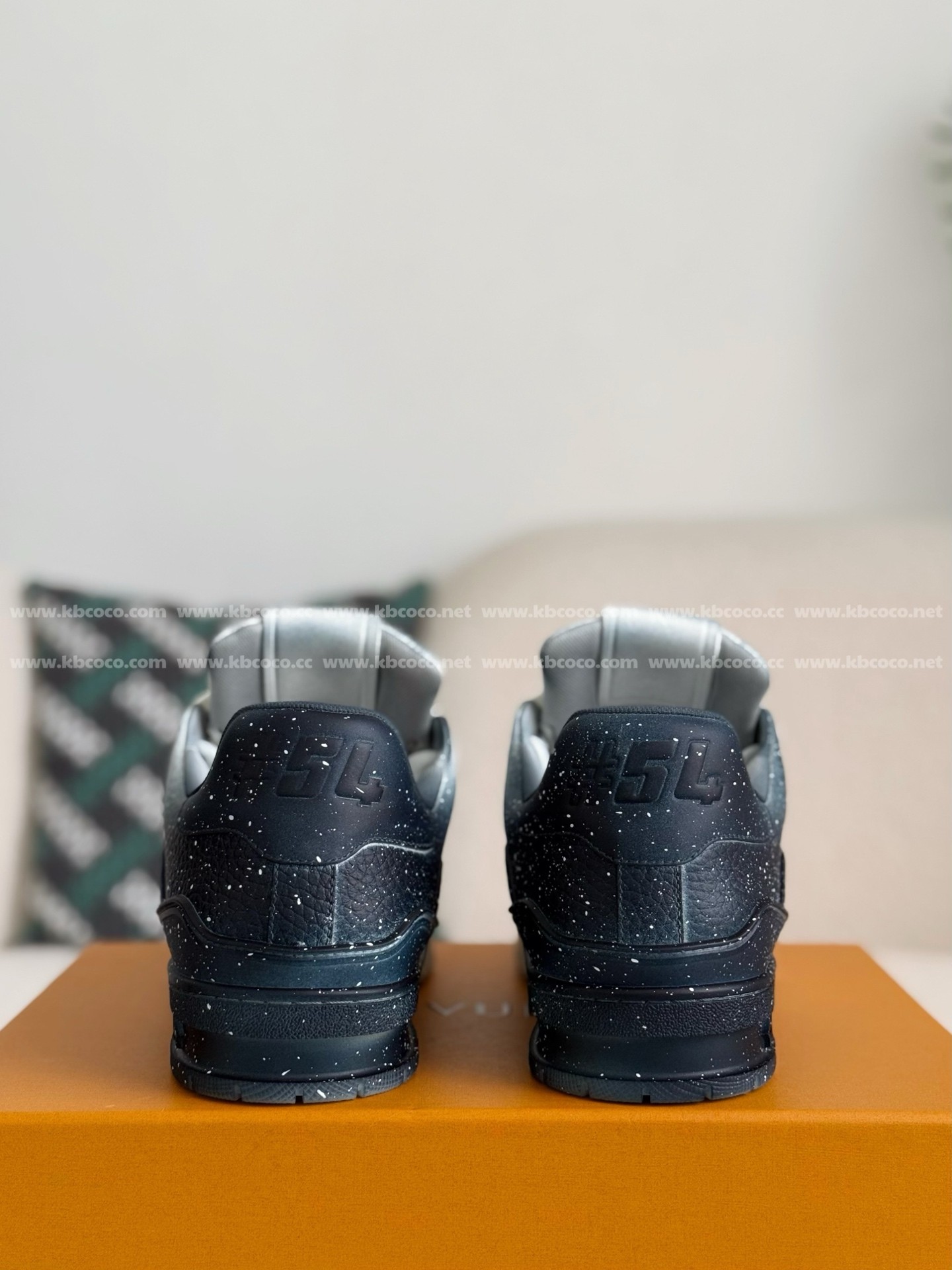 【#4432】 LOUIS VUITTON TRAINER SNEAKERS