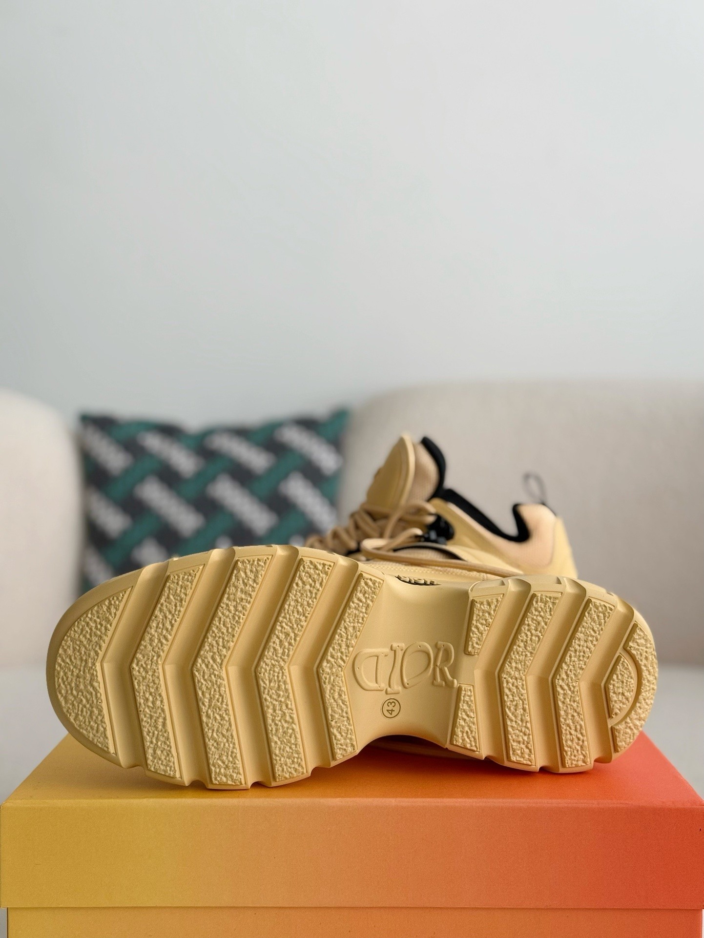 【#3900】 DIOR AND LEWIS HAMIL TON SNEAKER