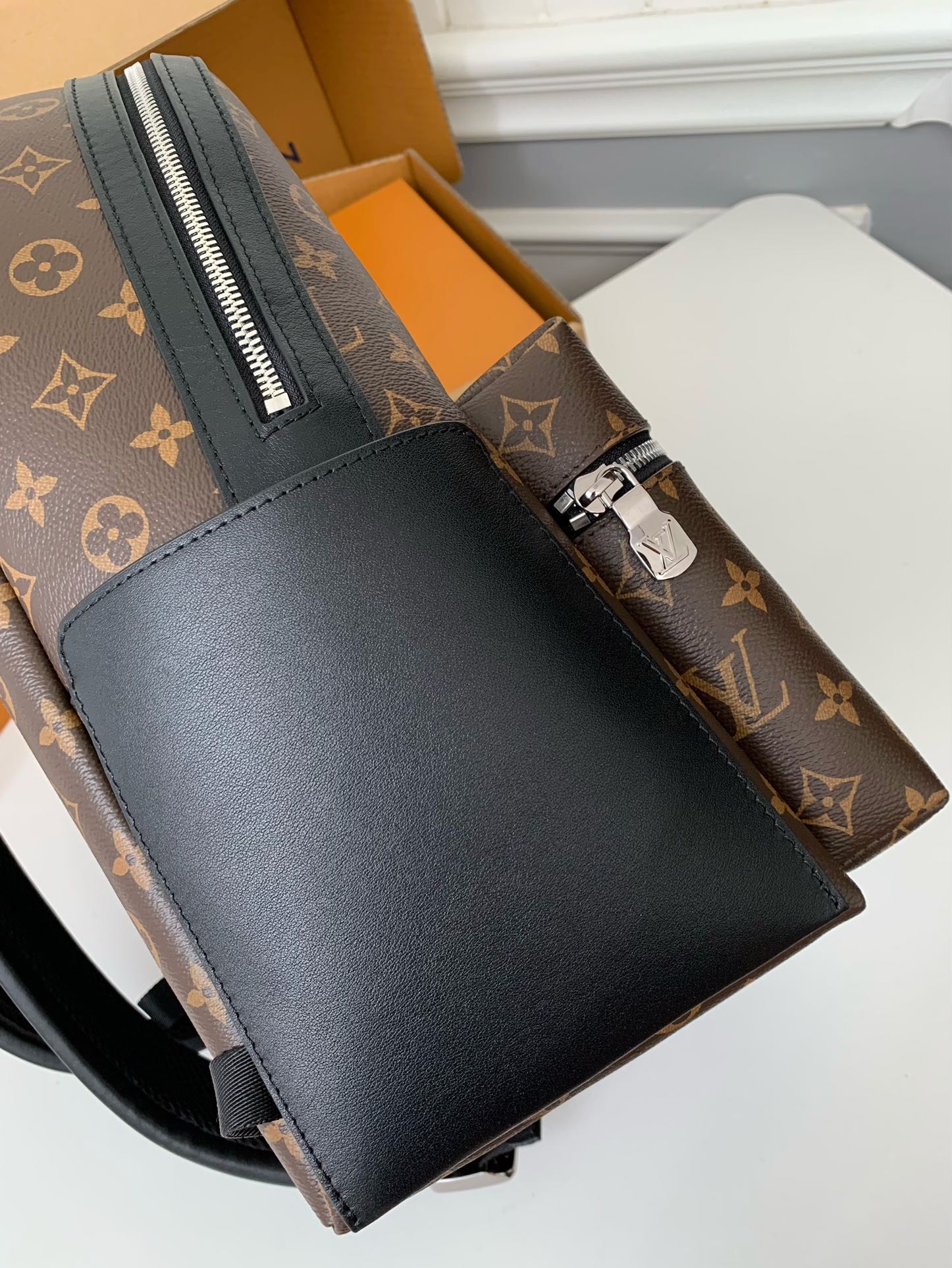 Louis Vuitton 24s New DlScOvery SmalBackpack M46684, Top Quality