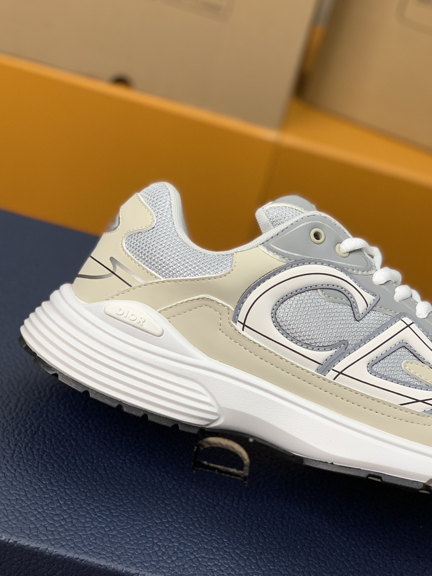 DIOR NEW ARRIVAL B30 Clunky Sneaker