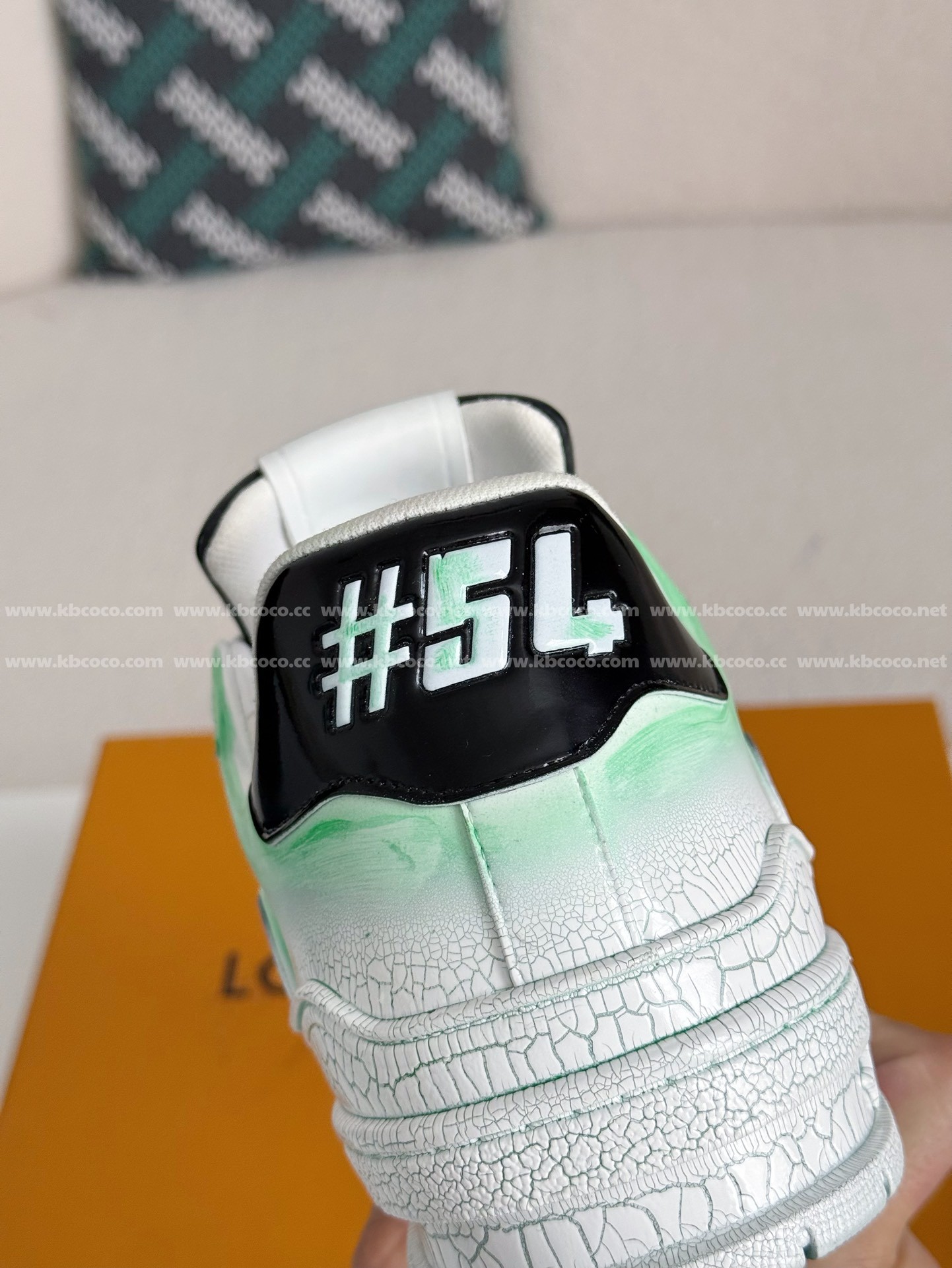 【#4489】 LOUIS VUITTON TRAINER SNEAKERS