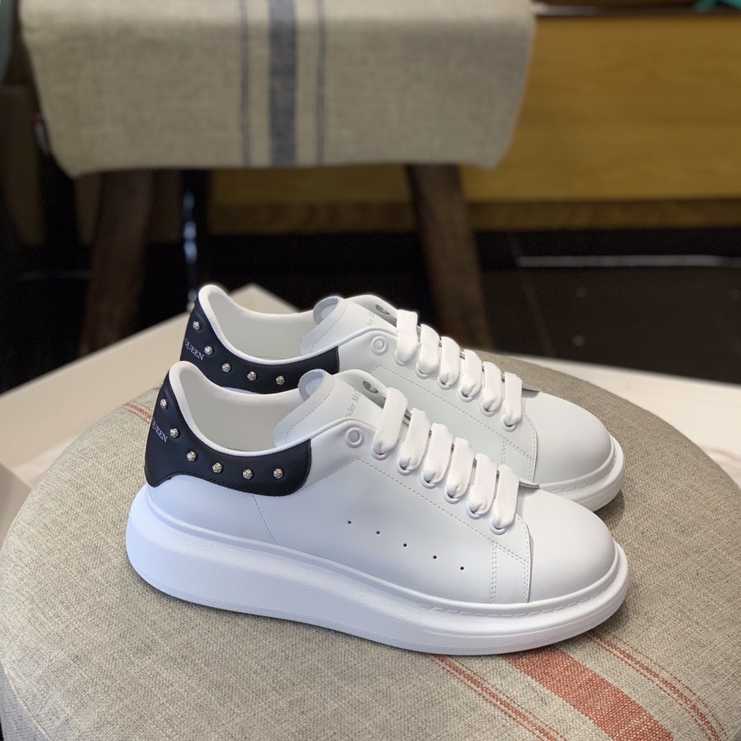 Alexander McQueen MQ black tail Rosenail Sneakers