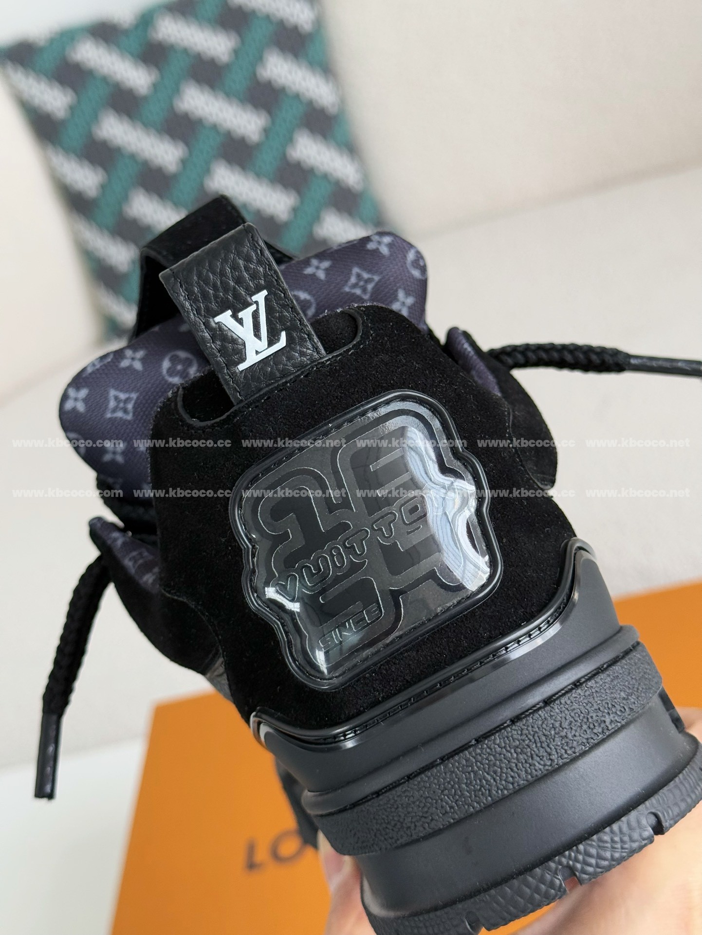【#4015】 LOUIS VUITTON SKATE LOW-TOP SNEAKERS