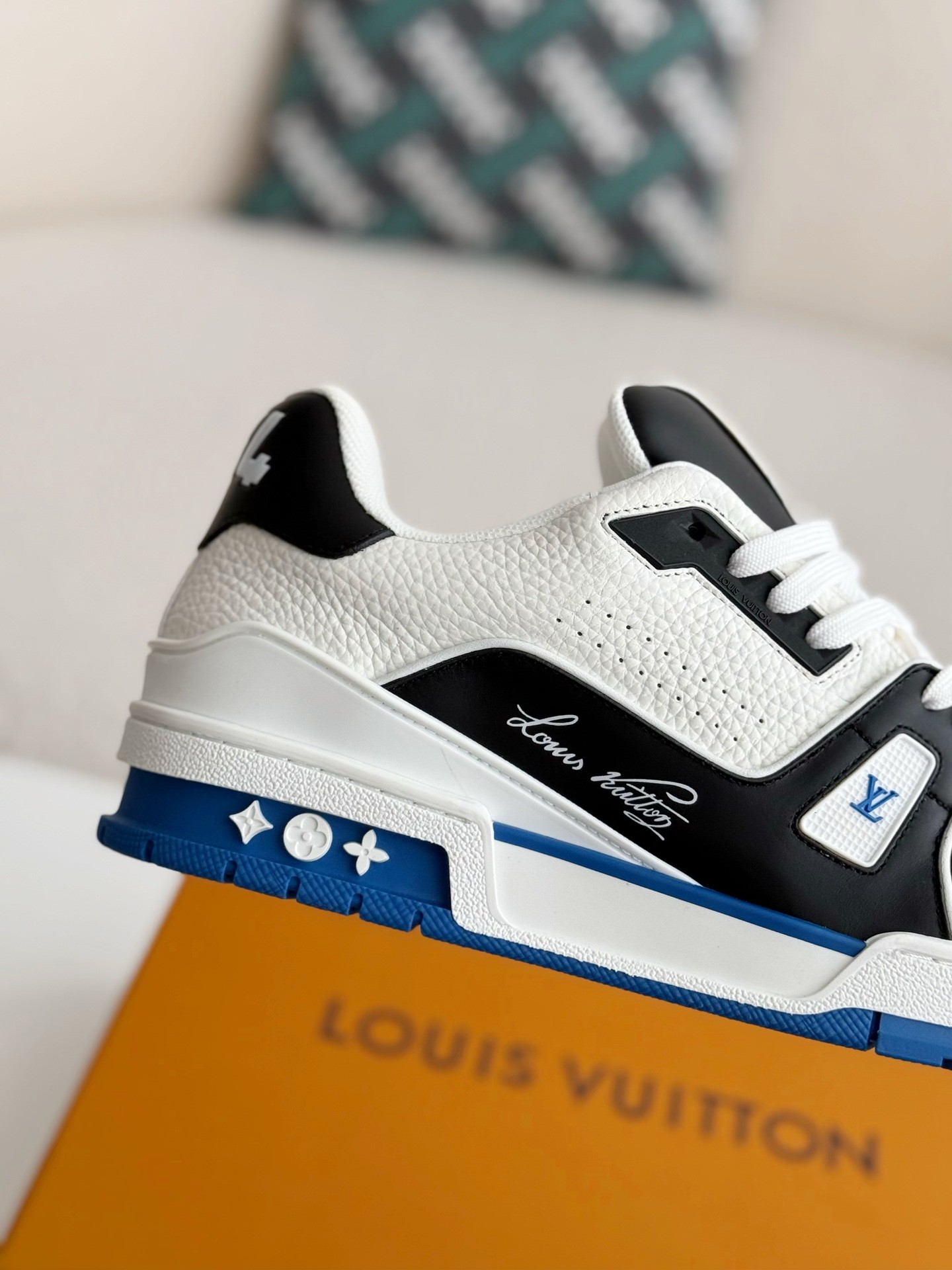 [#3720] LOUIS VUITTON TRAINER SNEAKERS