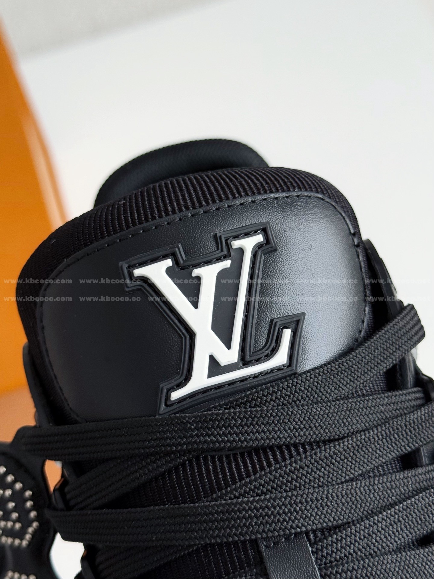【#5860】 LOUIS VUITTON x NIGO TRAINER FW25 SNEAKERS