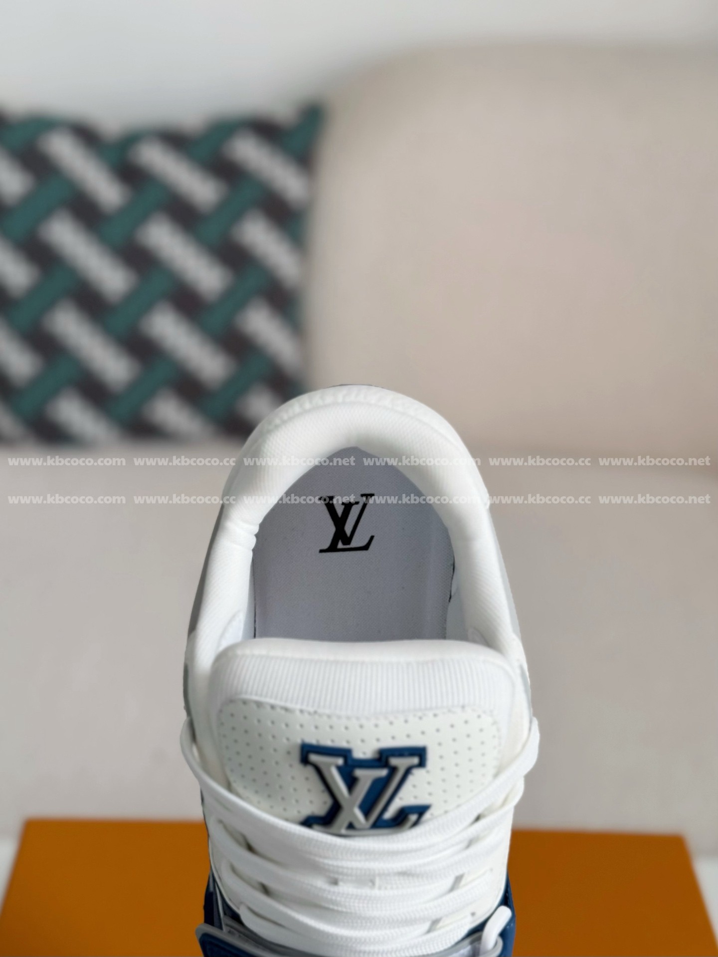 【#4674】 LOUIS VUITTON TRAINER SNEAKERS