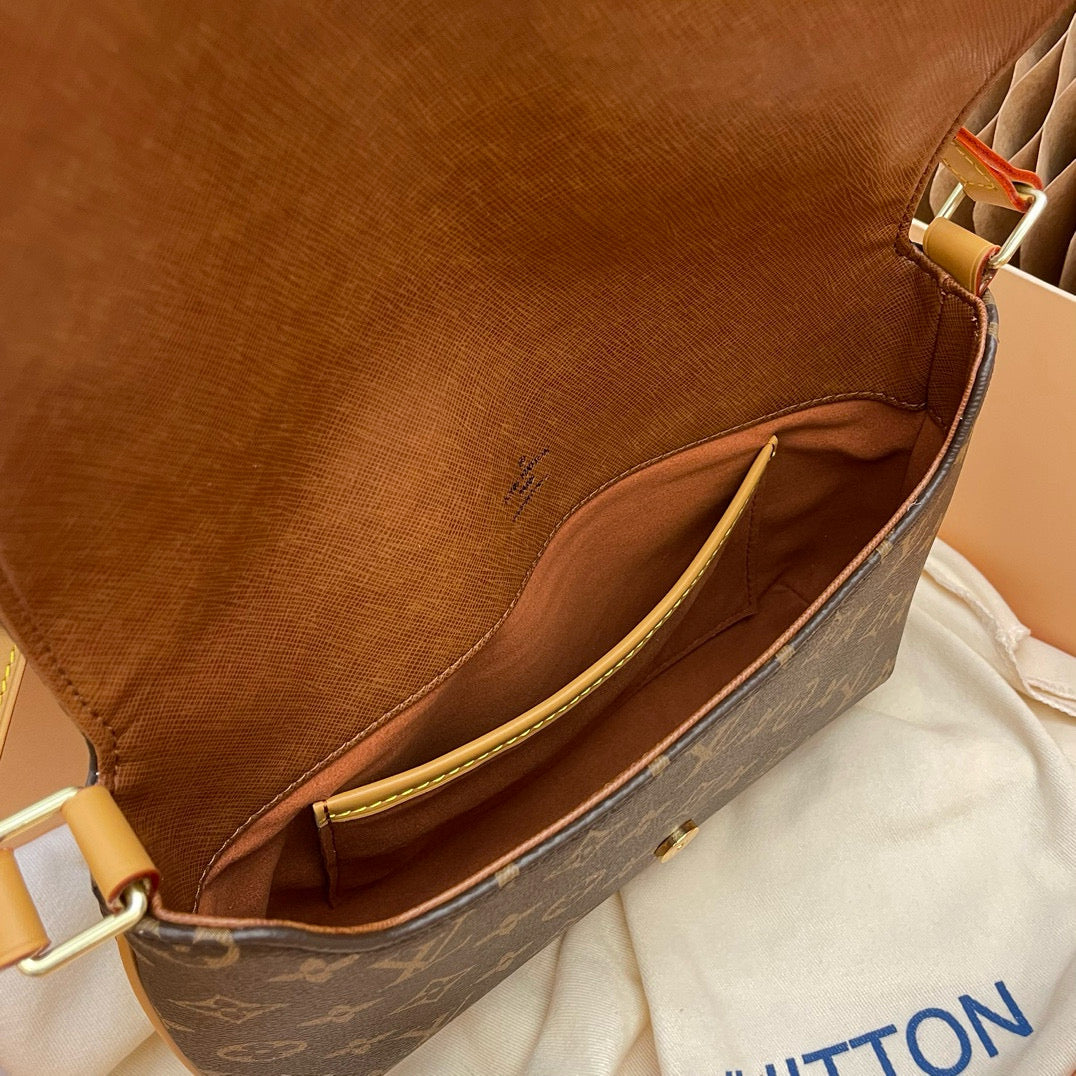 LOUIS VUITTON Musette Tango M51257