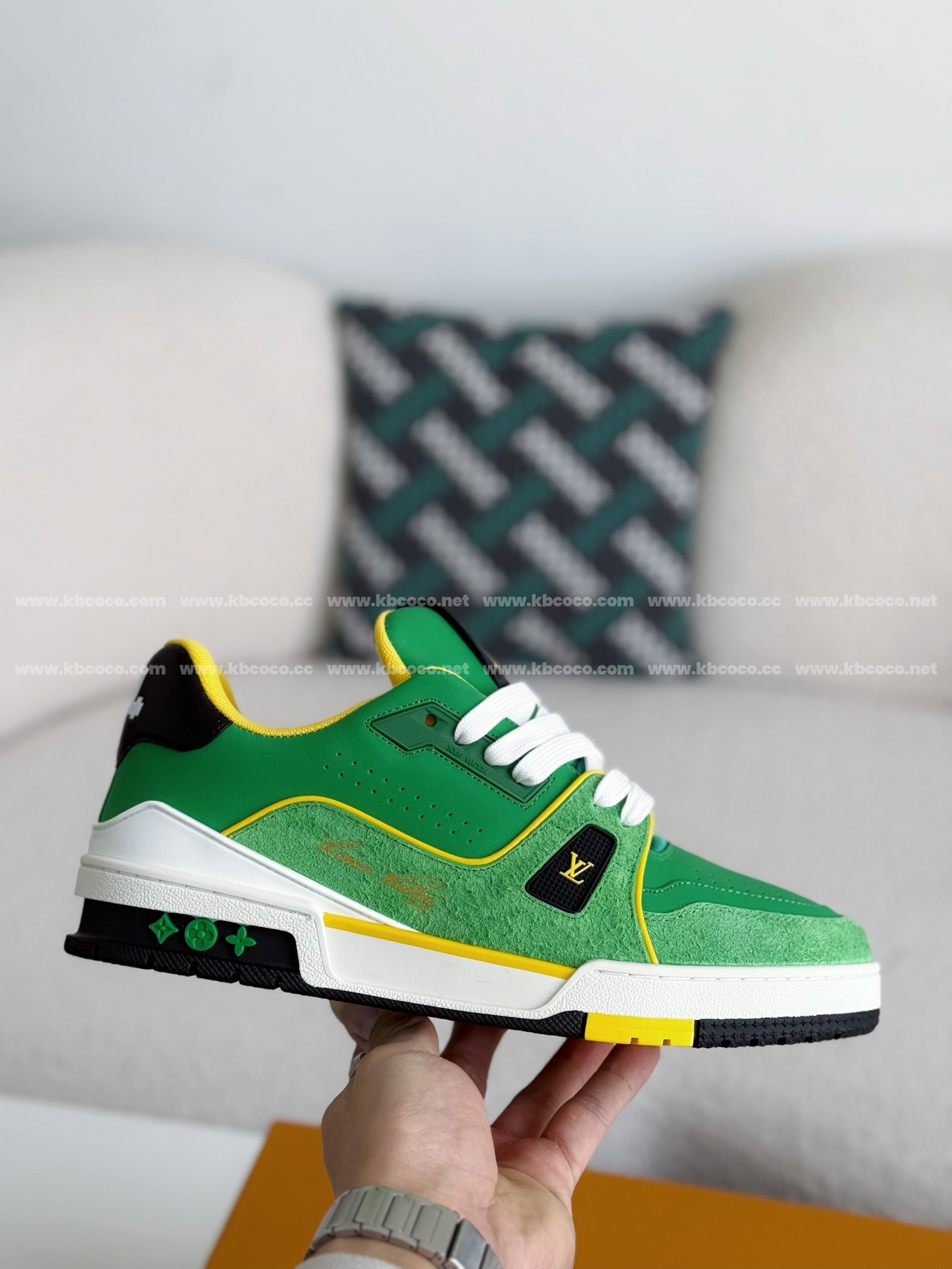 【#4035】 LOUIS VUITTON TRAINER SNEAKERS