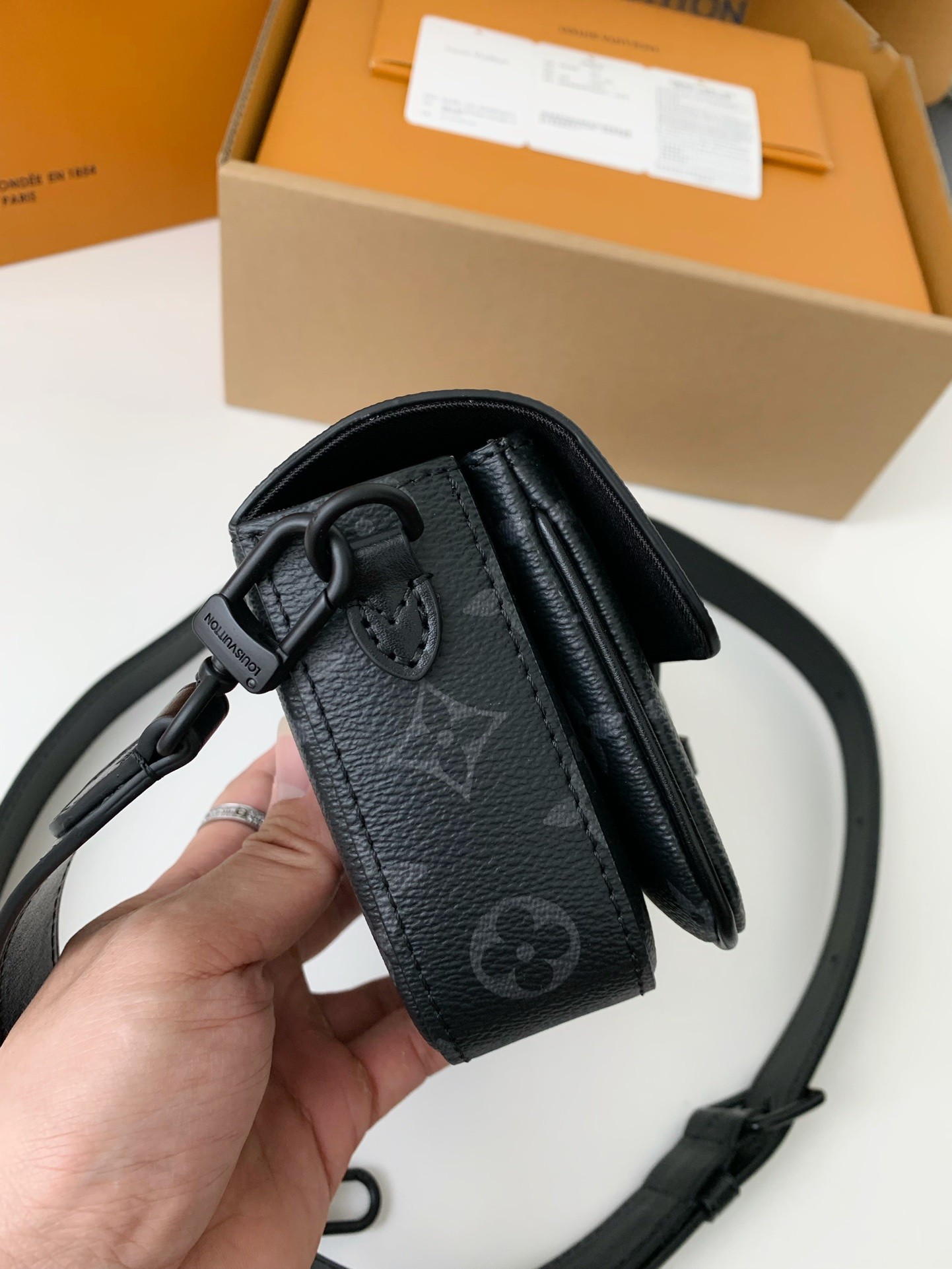 Louis Vuitton New season MontsourisMini Bag M83567