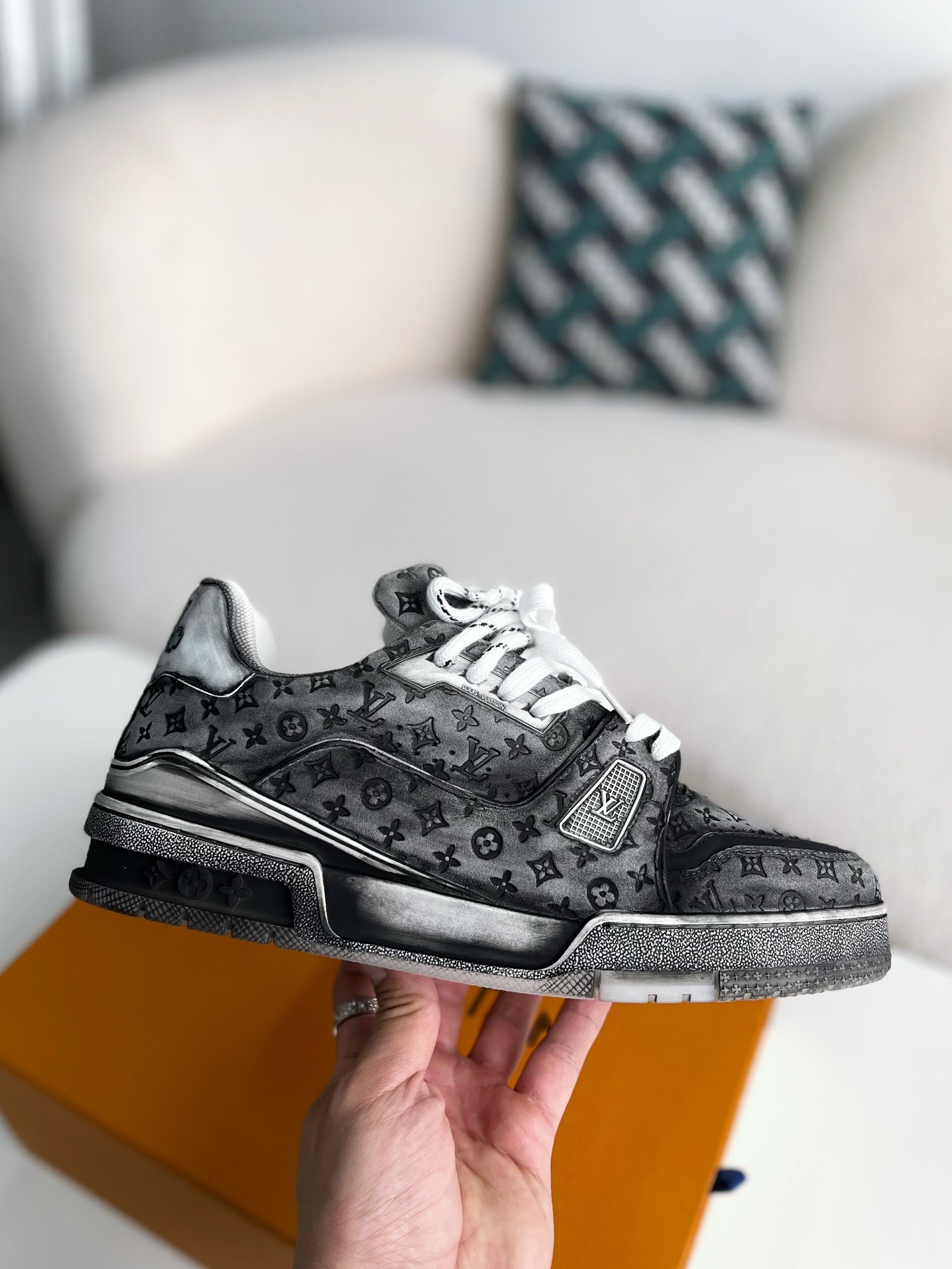 [#3567」 LOUIS VUITTON TRAINER SNEAKERS