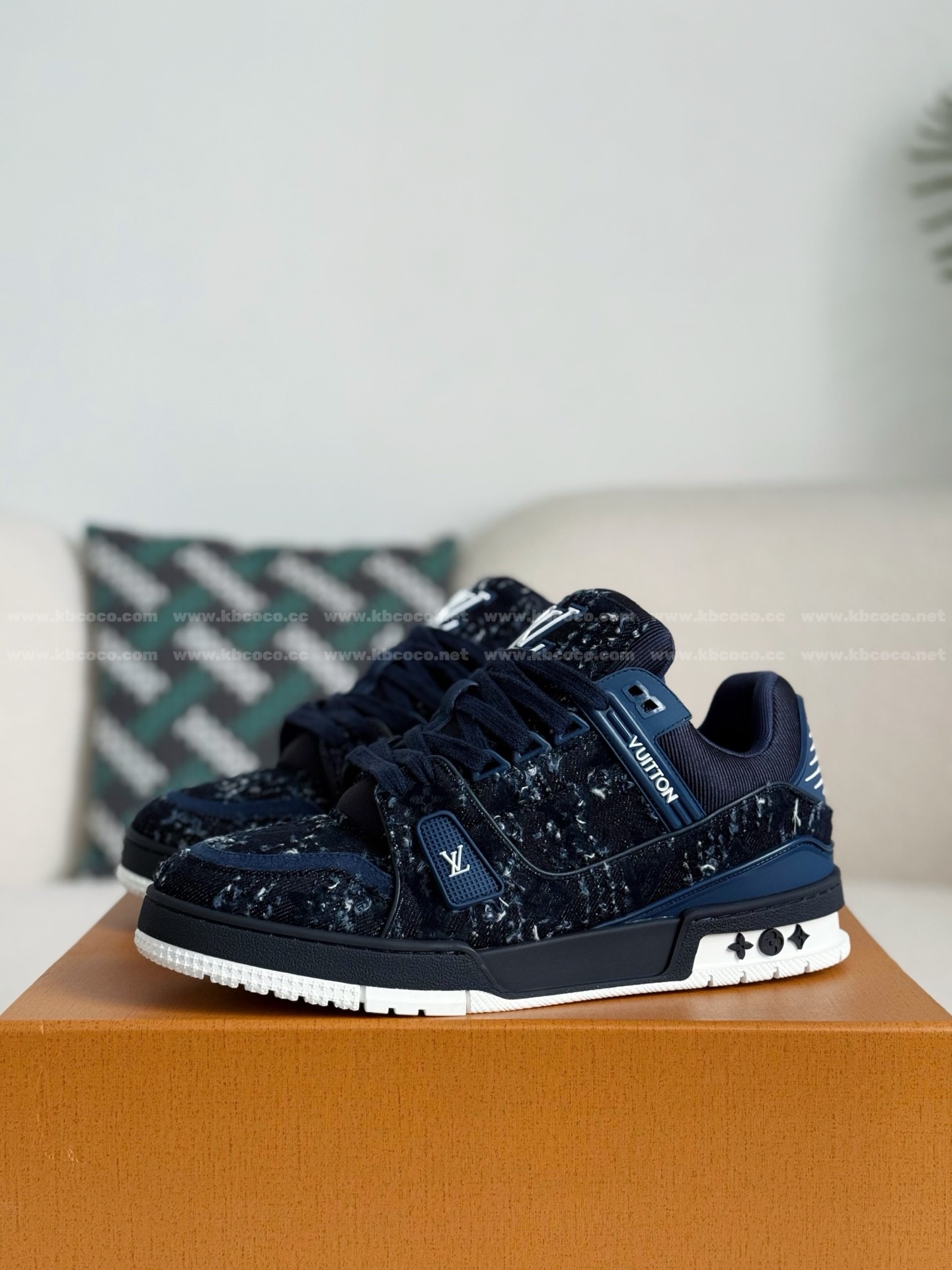 【#5802】 LOUIS VUITTON TRAINER SNEAKERS