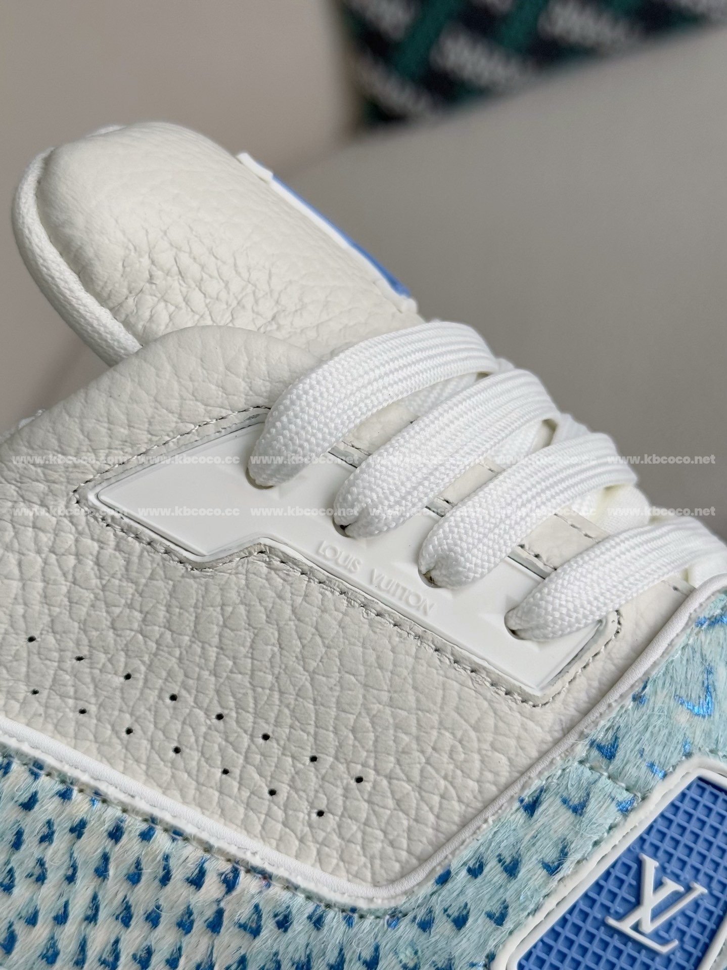 【#3968】 LOUIS VUITTON TRAINER SNEAKERS