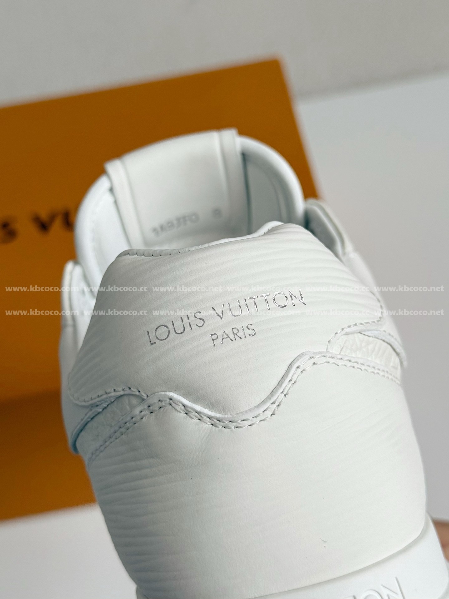 【#4678】 LOUIS VUITTON RUN AWAYCASUAL SHOES