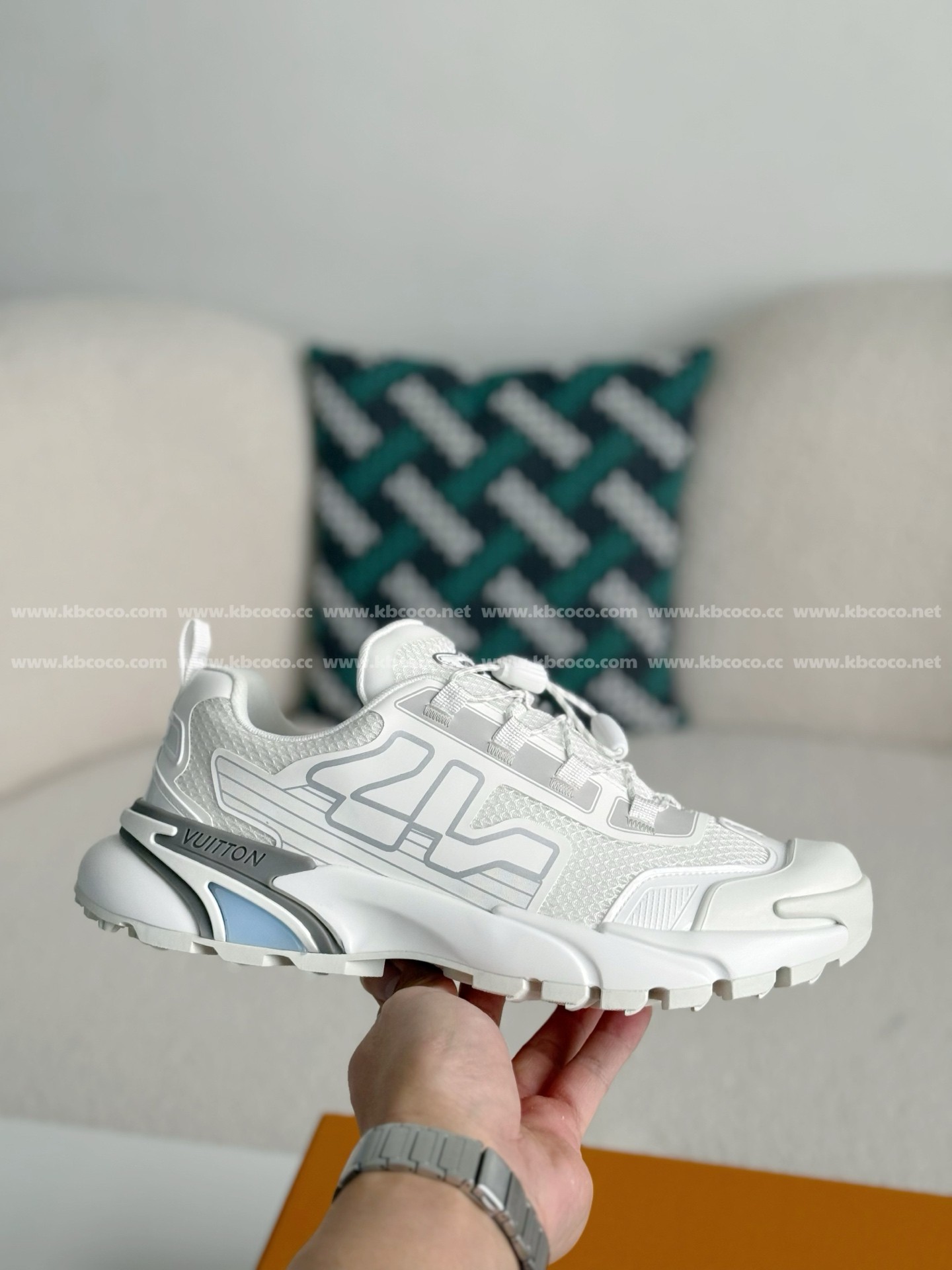 【#5226】 LOUIS VUITTON RUNNER TATIC CASUAL SHOES