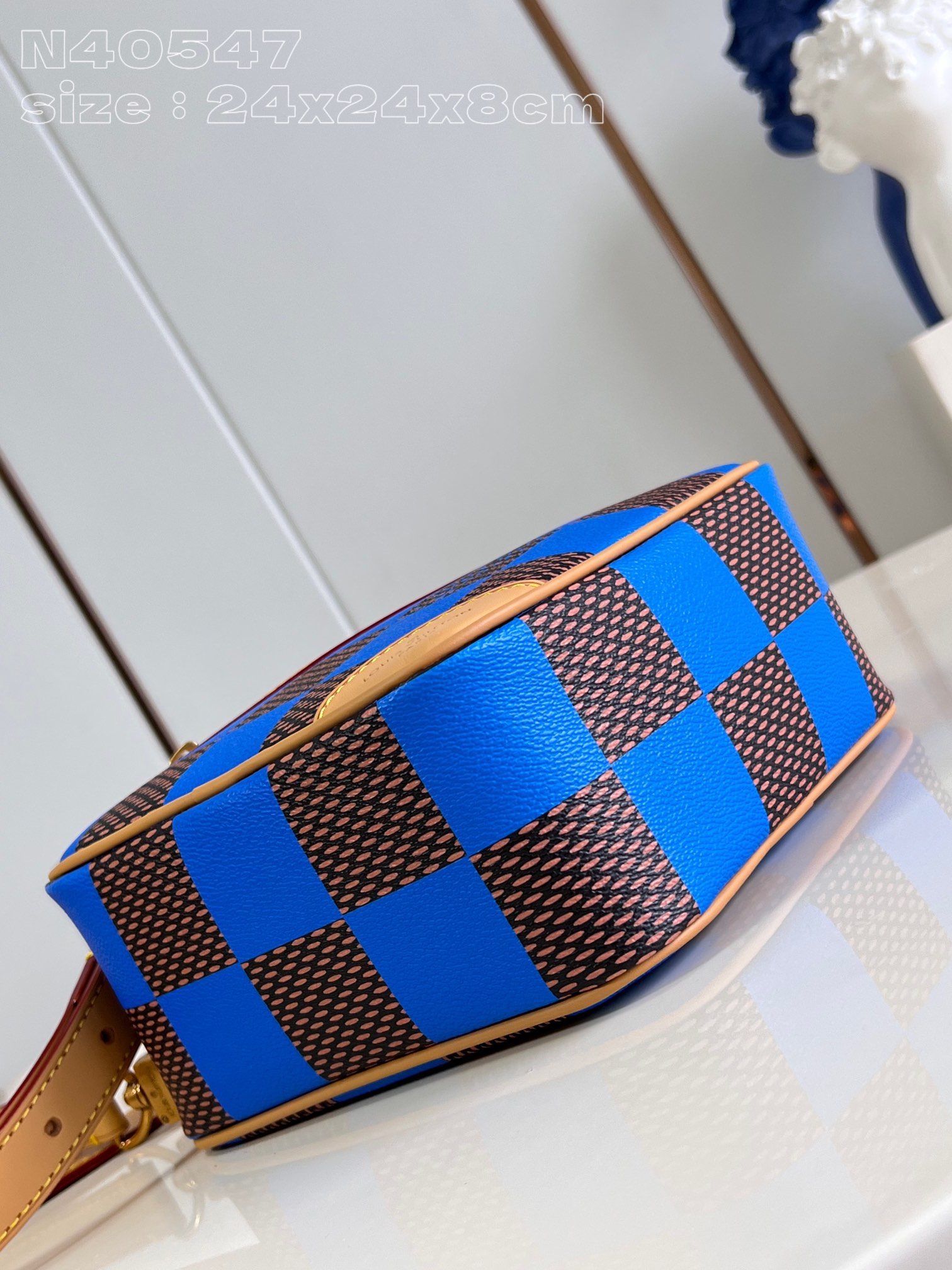 Louis Vuitton Chess Messenger N40547，Top quality