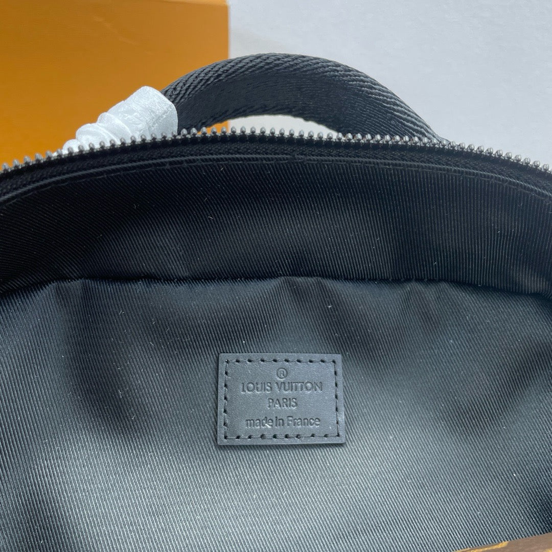 LOUIS VUITTON QUEST Postman bag/top quality M46973