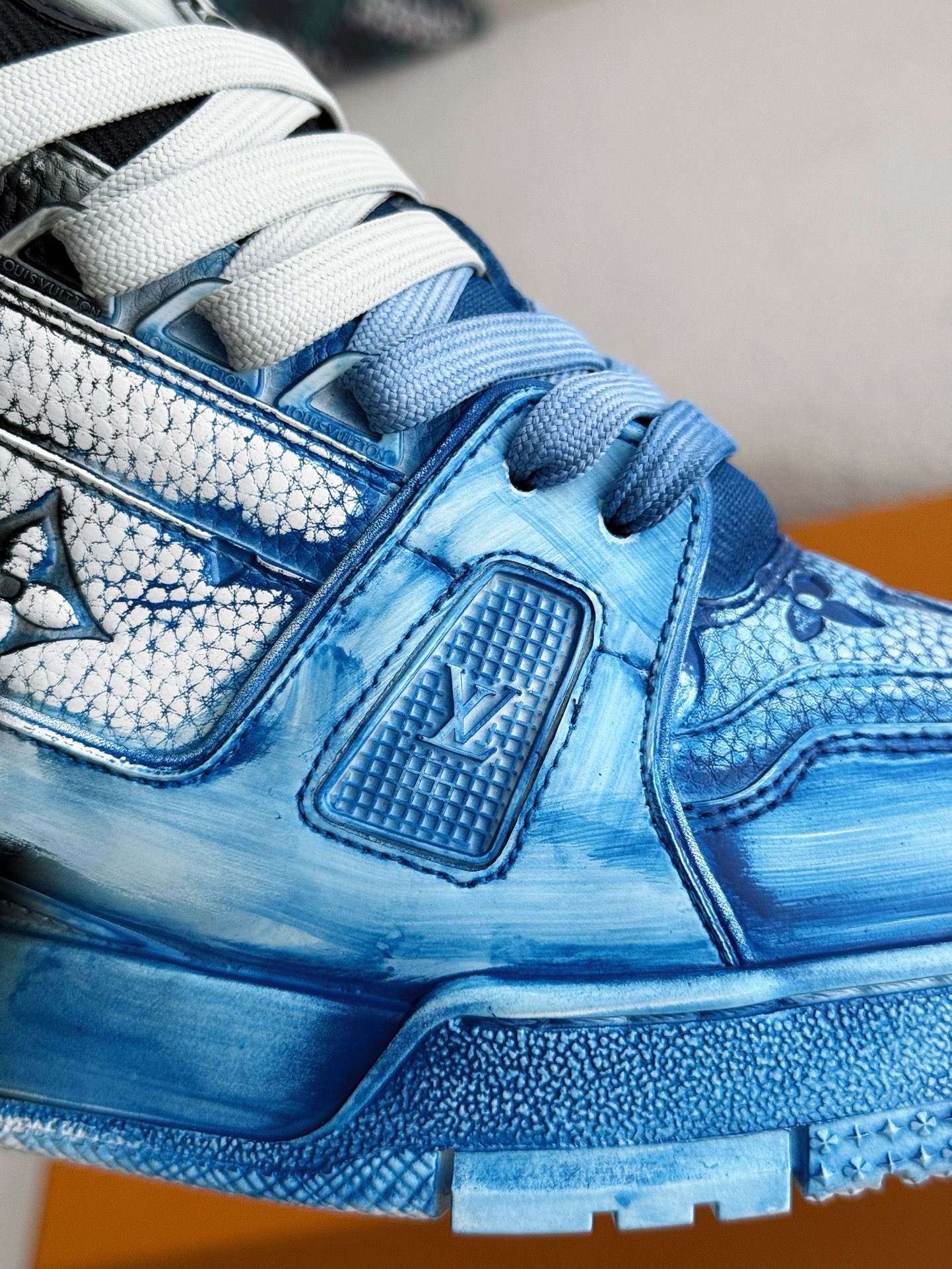 [#3895]LOUIS VUITTON TRAINER SNEAKERS