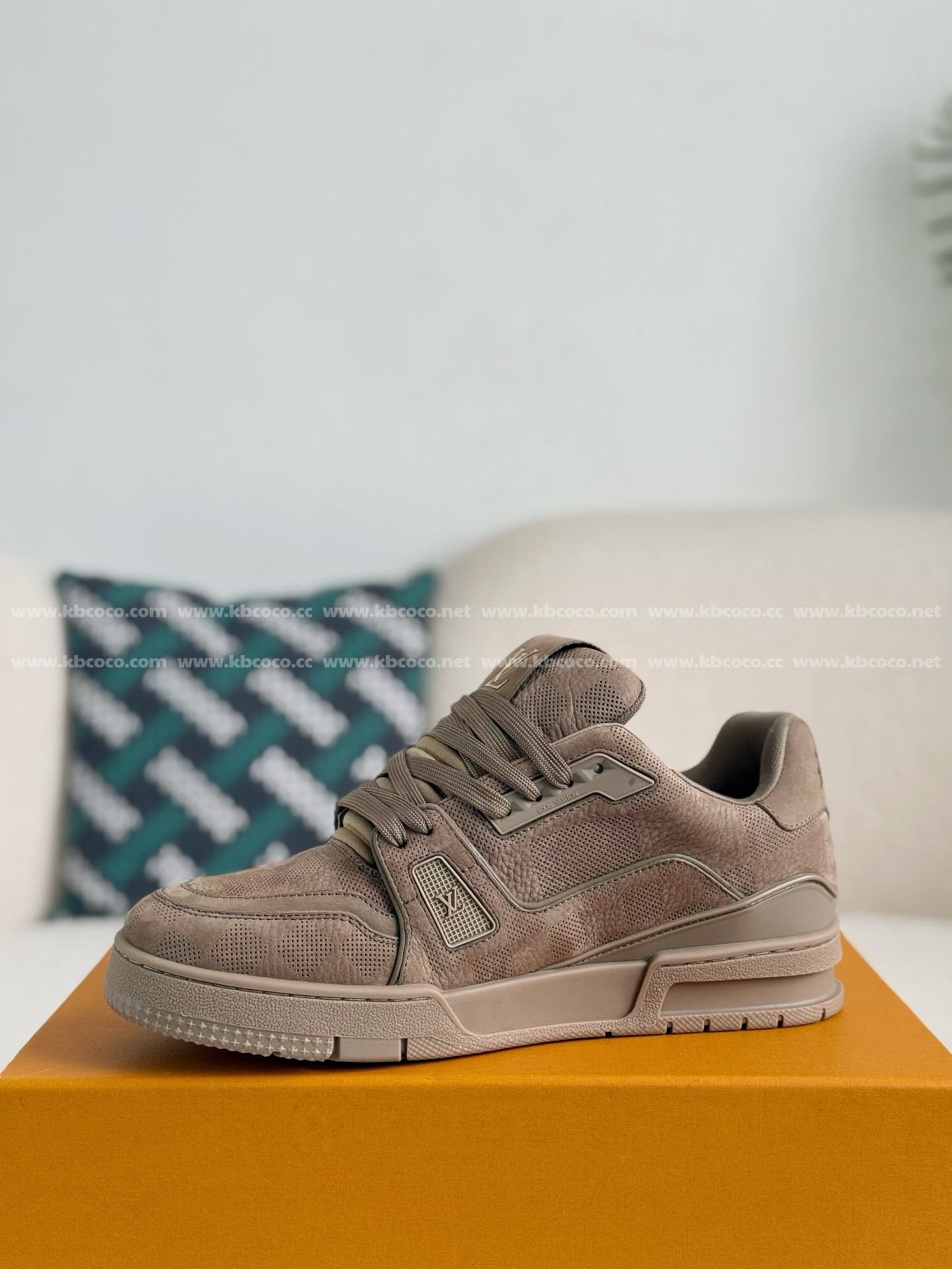 【#4873】 LOUIS VUITTON TRAINER SNEAKERS