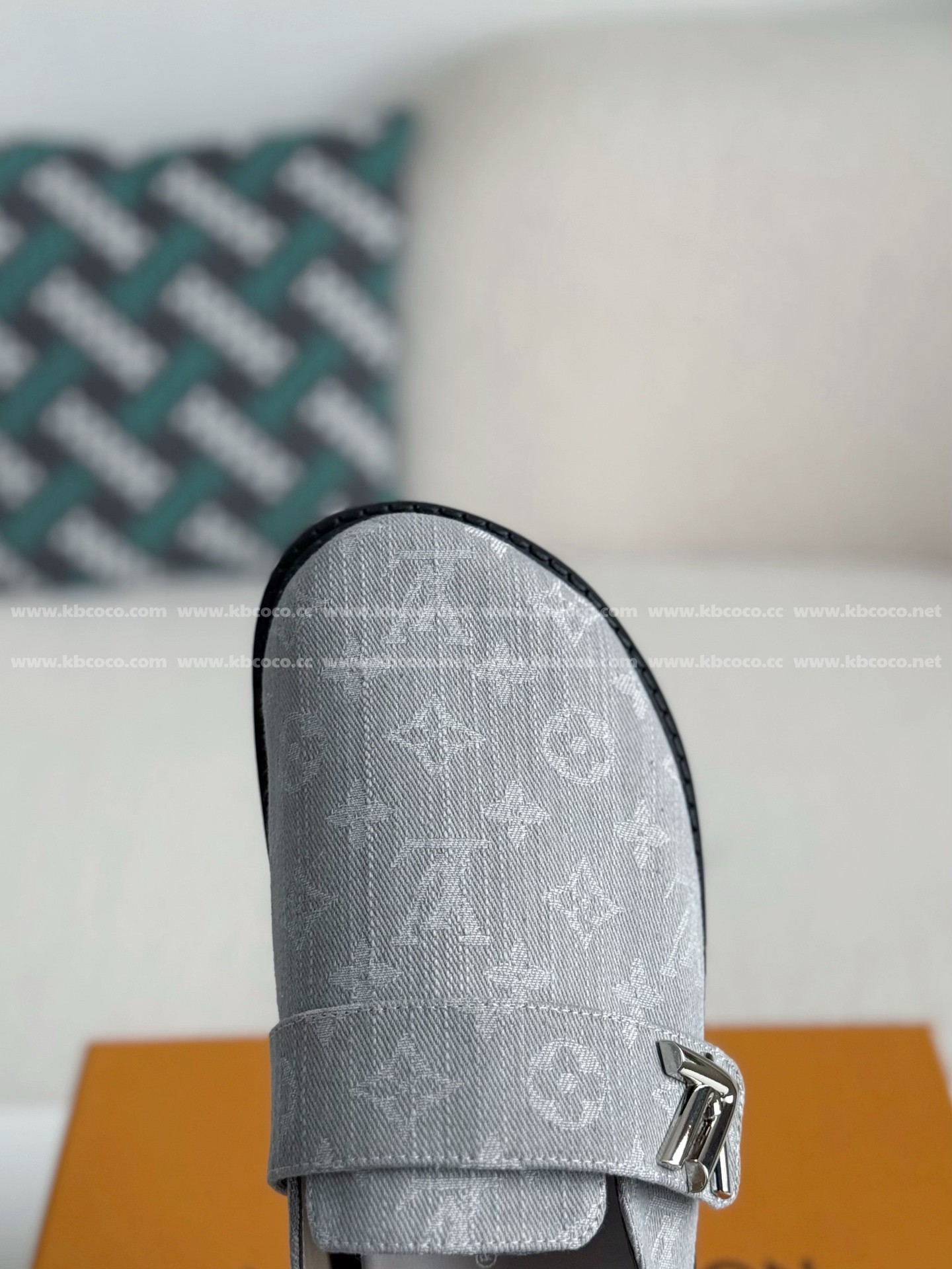 【#5225】 LOUIS VUITTON SANDALS