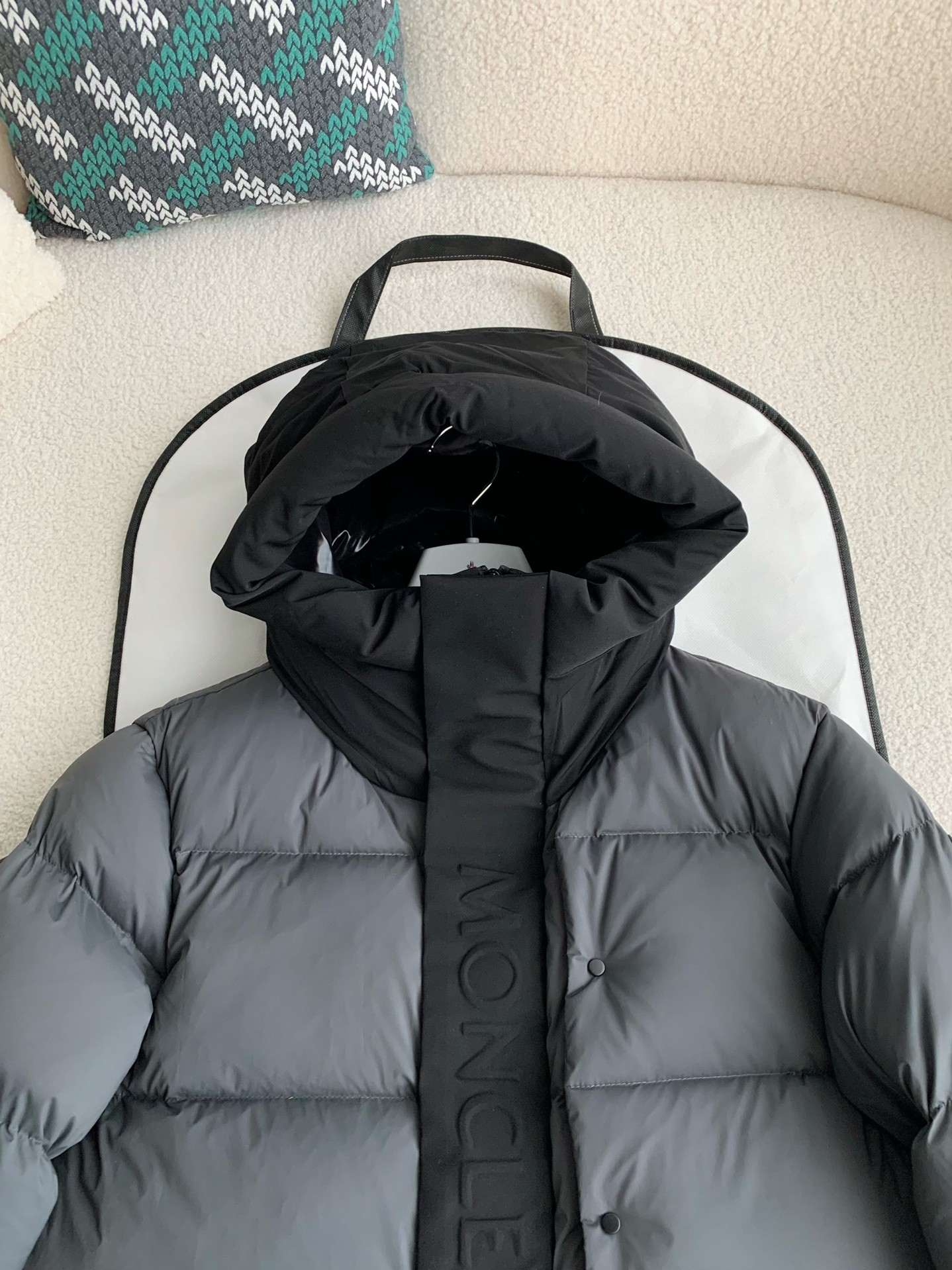 【#2344】Moncler Montbeliard down jacket