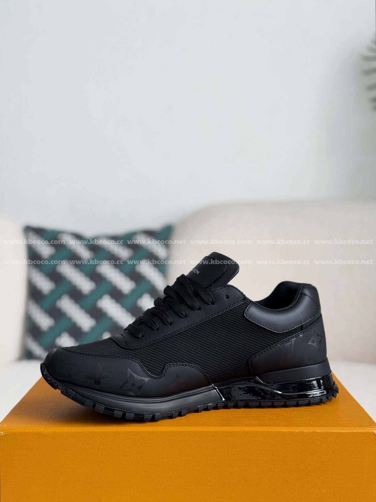 【#4677】 LOUIS VUITTON RUN AWAYCASUAL SHOES