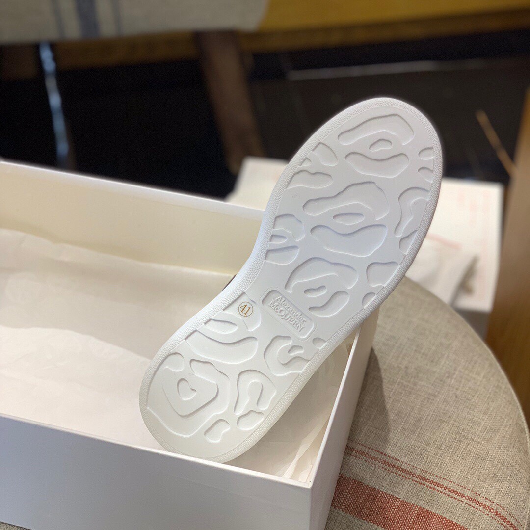 Alexander McQueen MQ Black Cross nail tail Sneakers