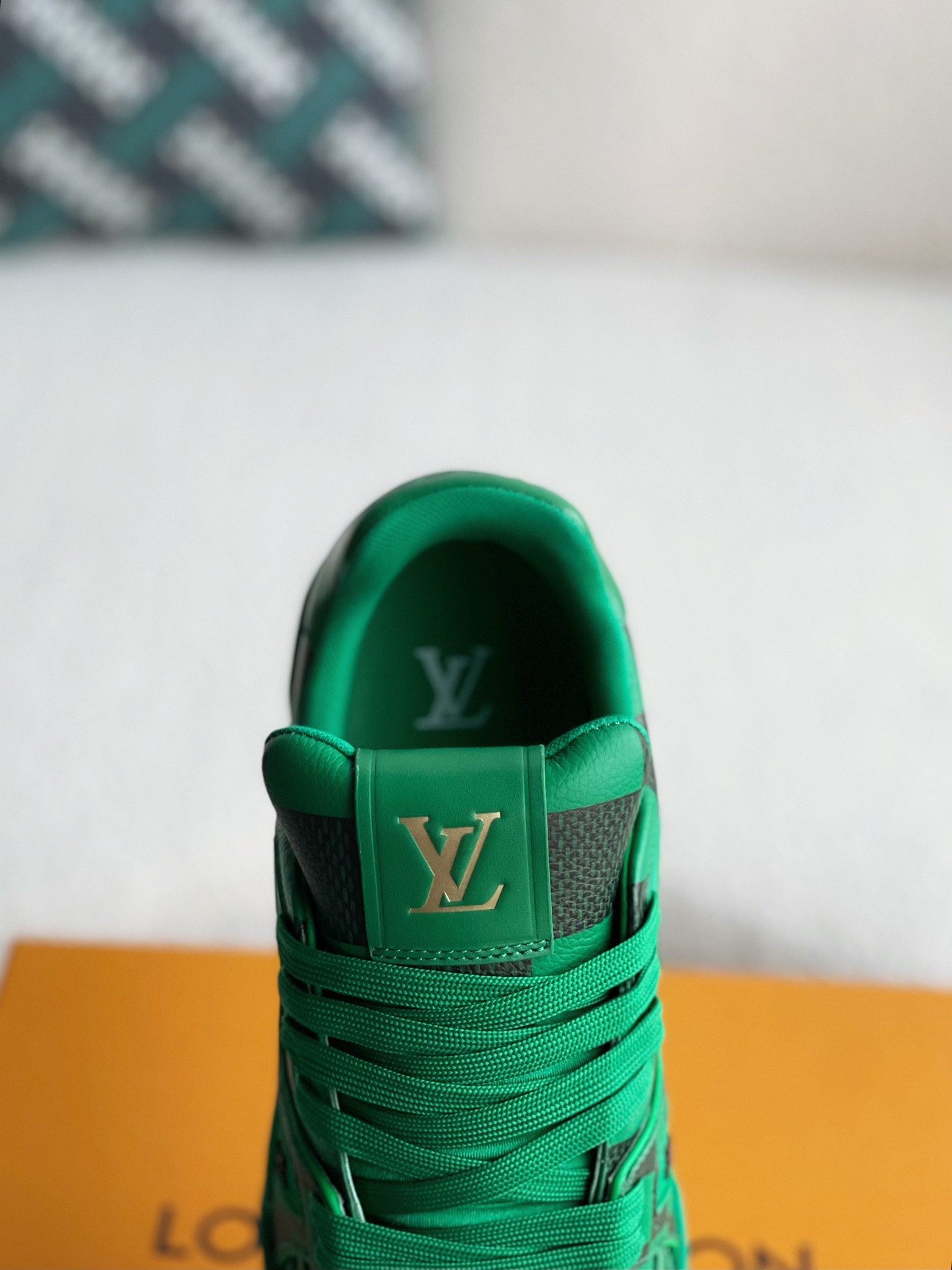 LOUIS VUITTON SNEAKERS