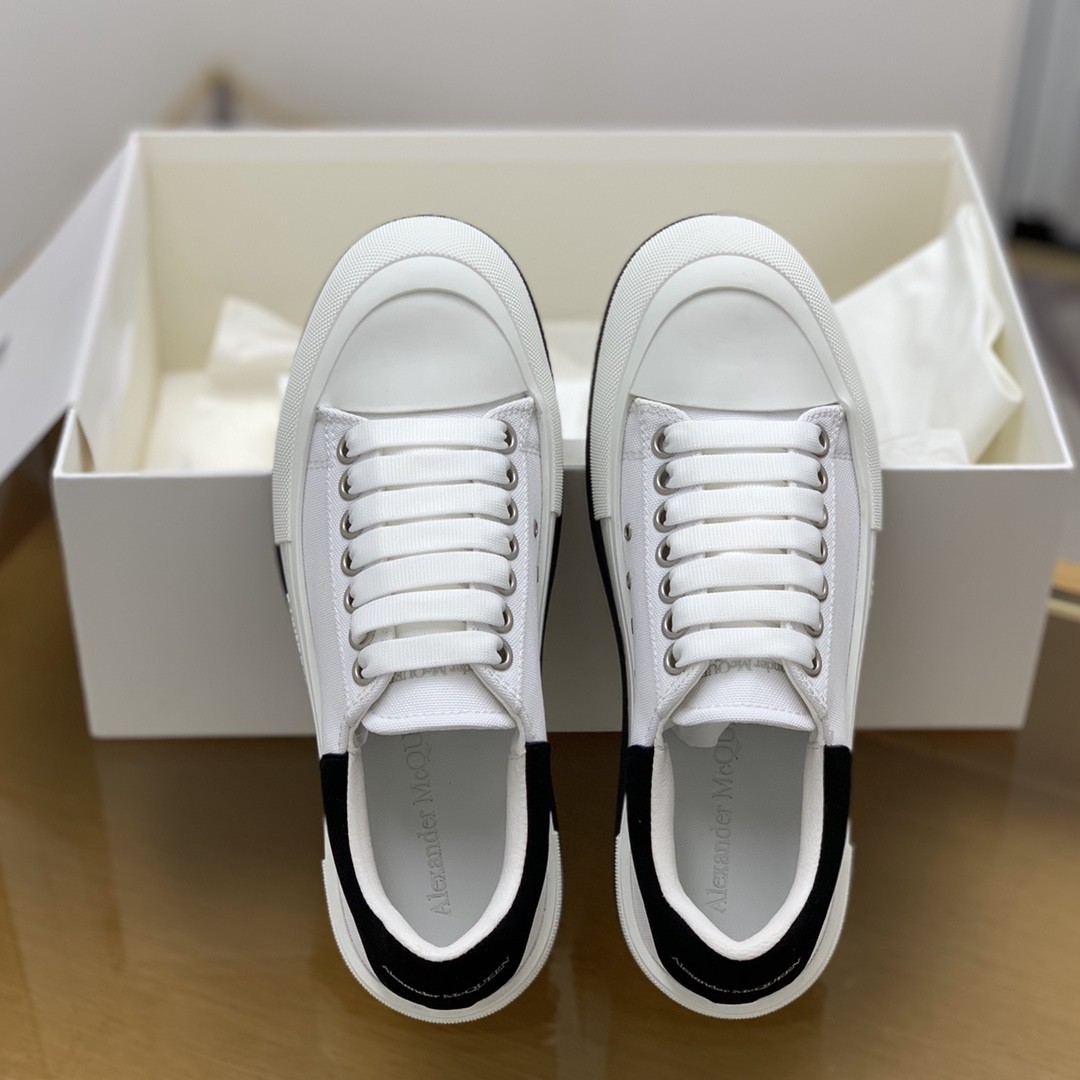 Alexander McQueen MQ White/Black velvet tail Sneakers