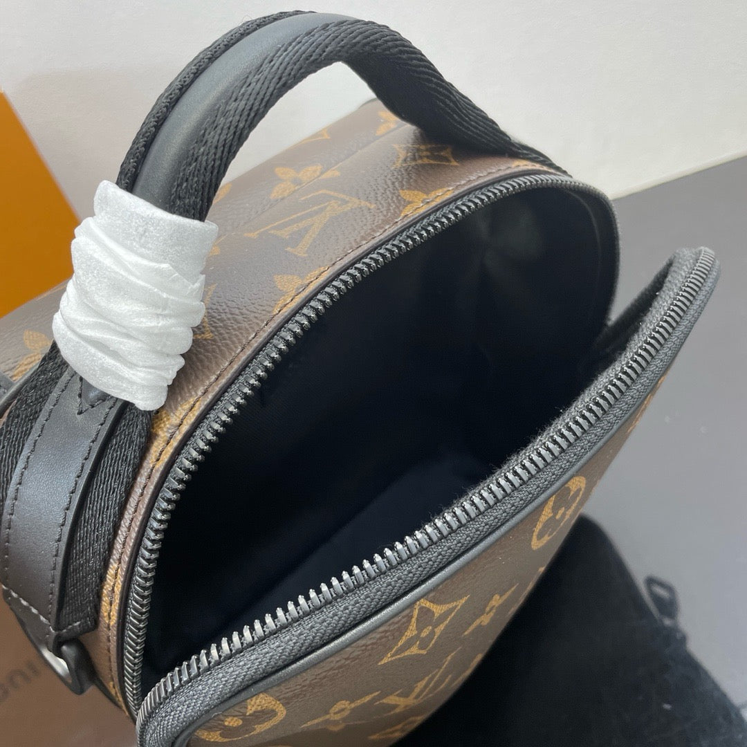 LOUIS VUITTON QUEST Postman bag/top quality M46973