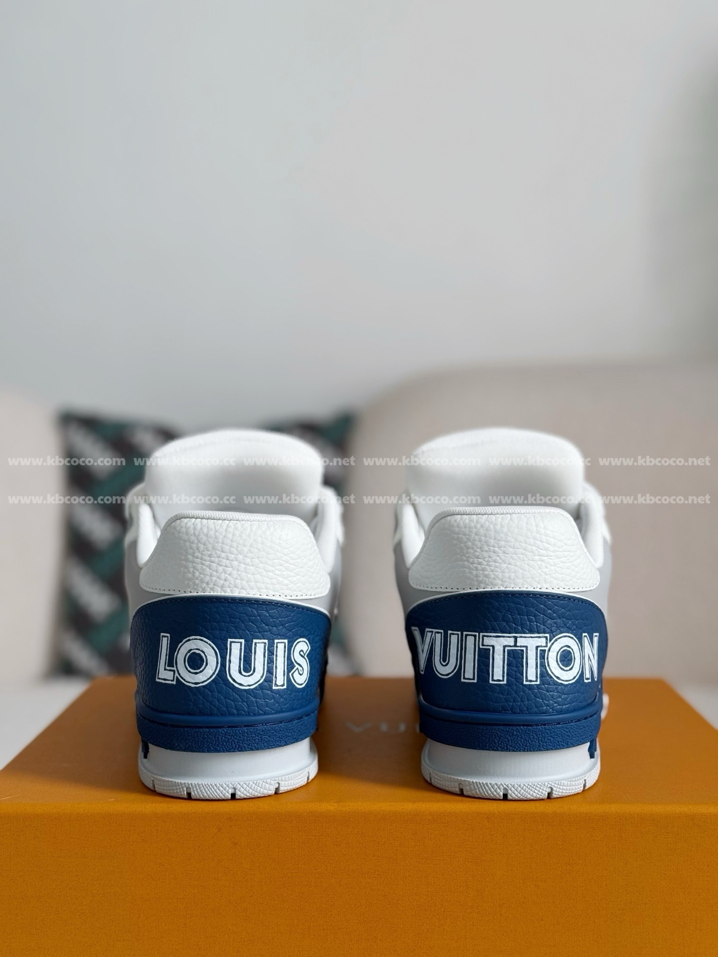 【#4674】 LOUIS VUITTON TRAINER SNEAKERS