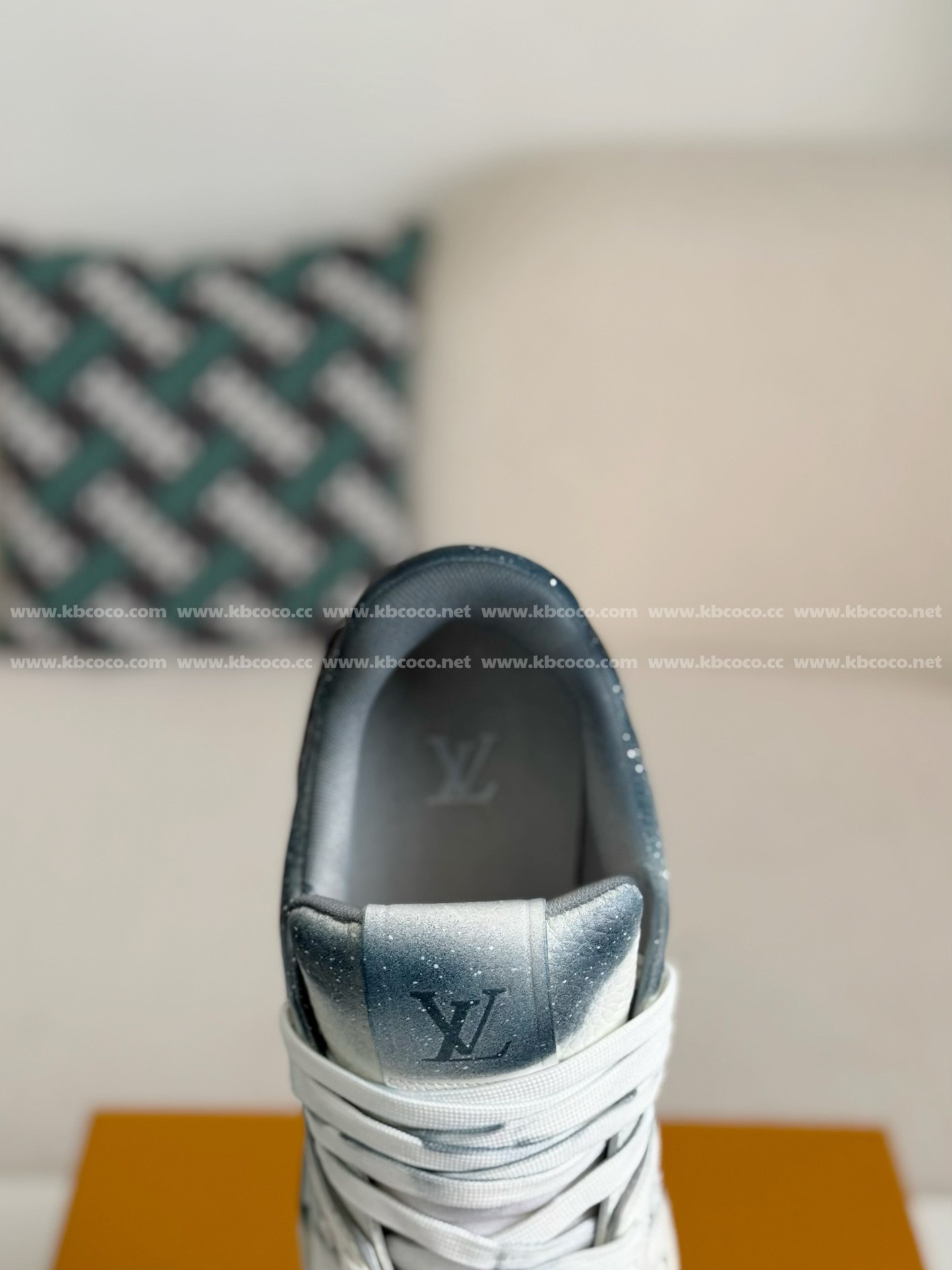 【#4432】 LOUIS VUITTON TRAINER SNEAKERS