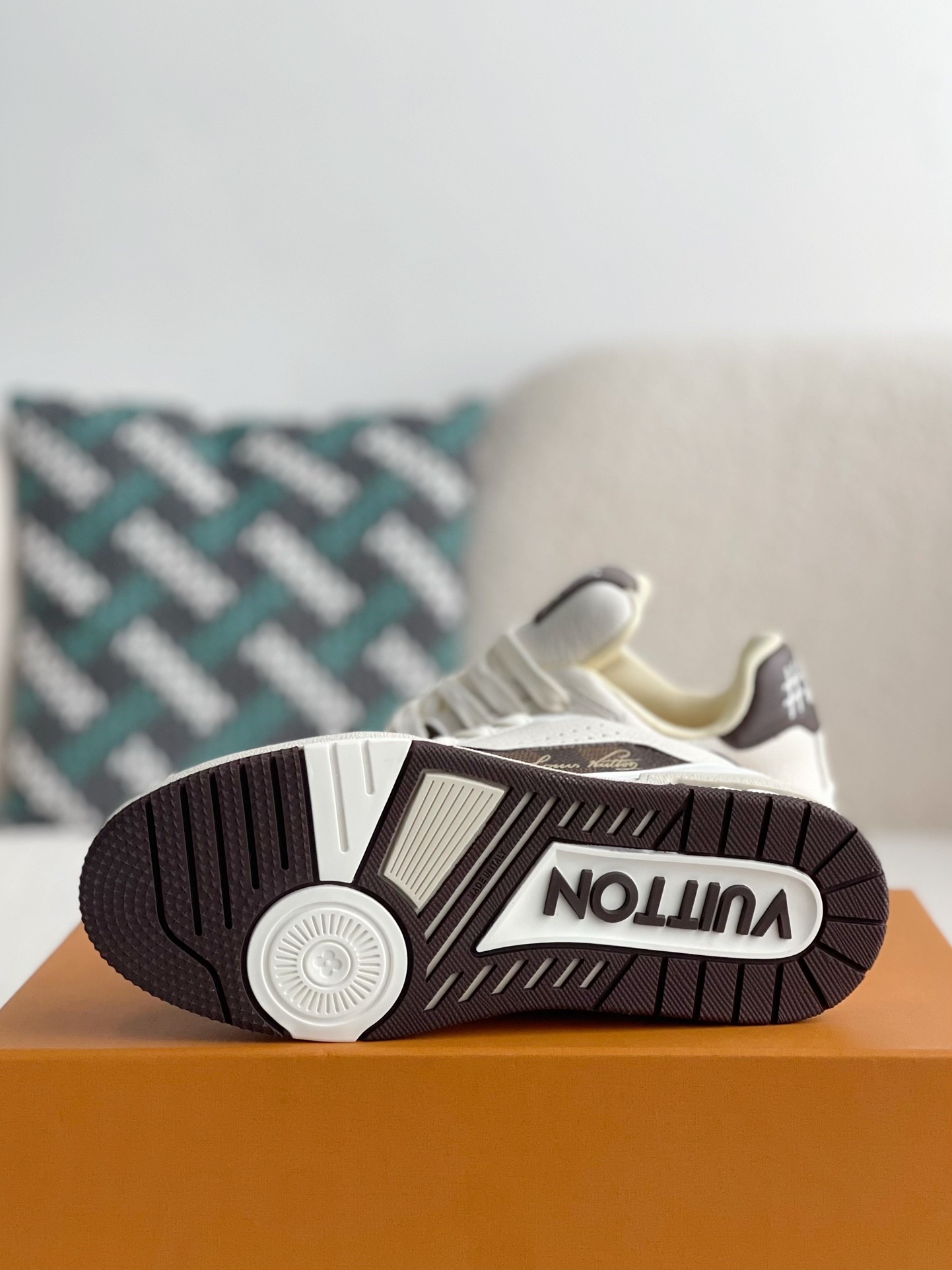 [#3385」 LOUIS VUITTON TRAINER SNEAKERS