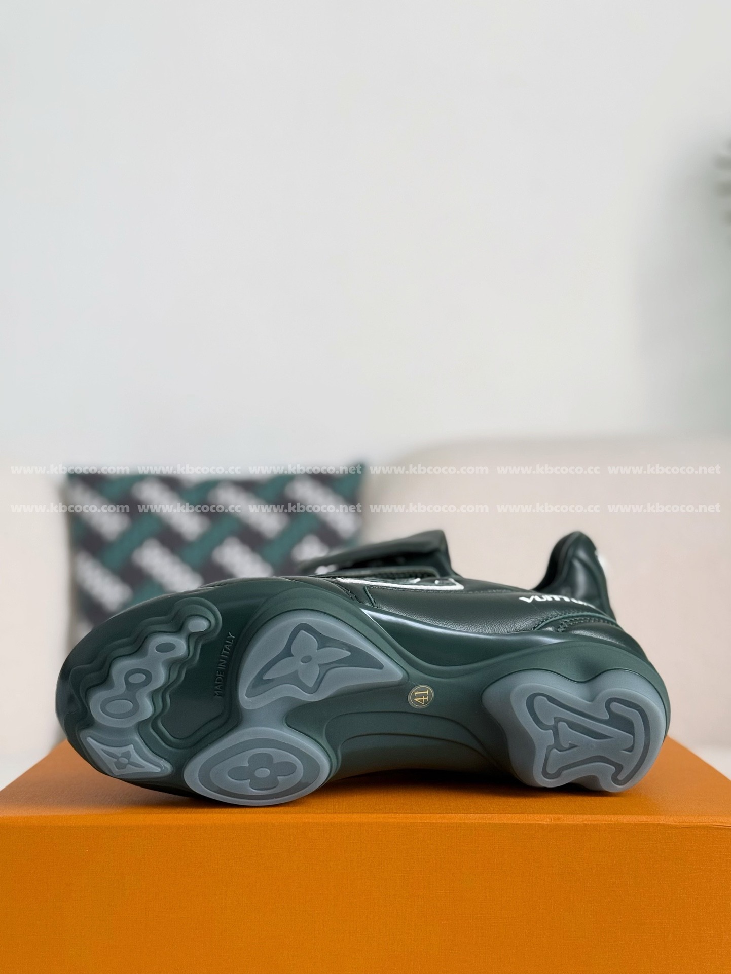 【#4247】LV Footprint Soccer Sneaker