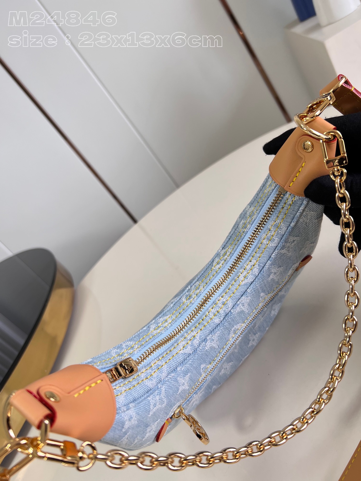 Louis Vuitton Loop shoulder bag M24846，Top quality